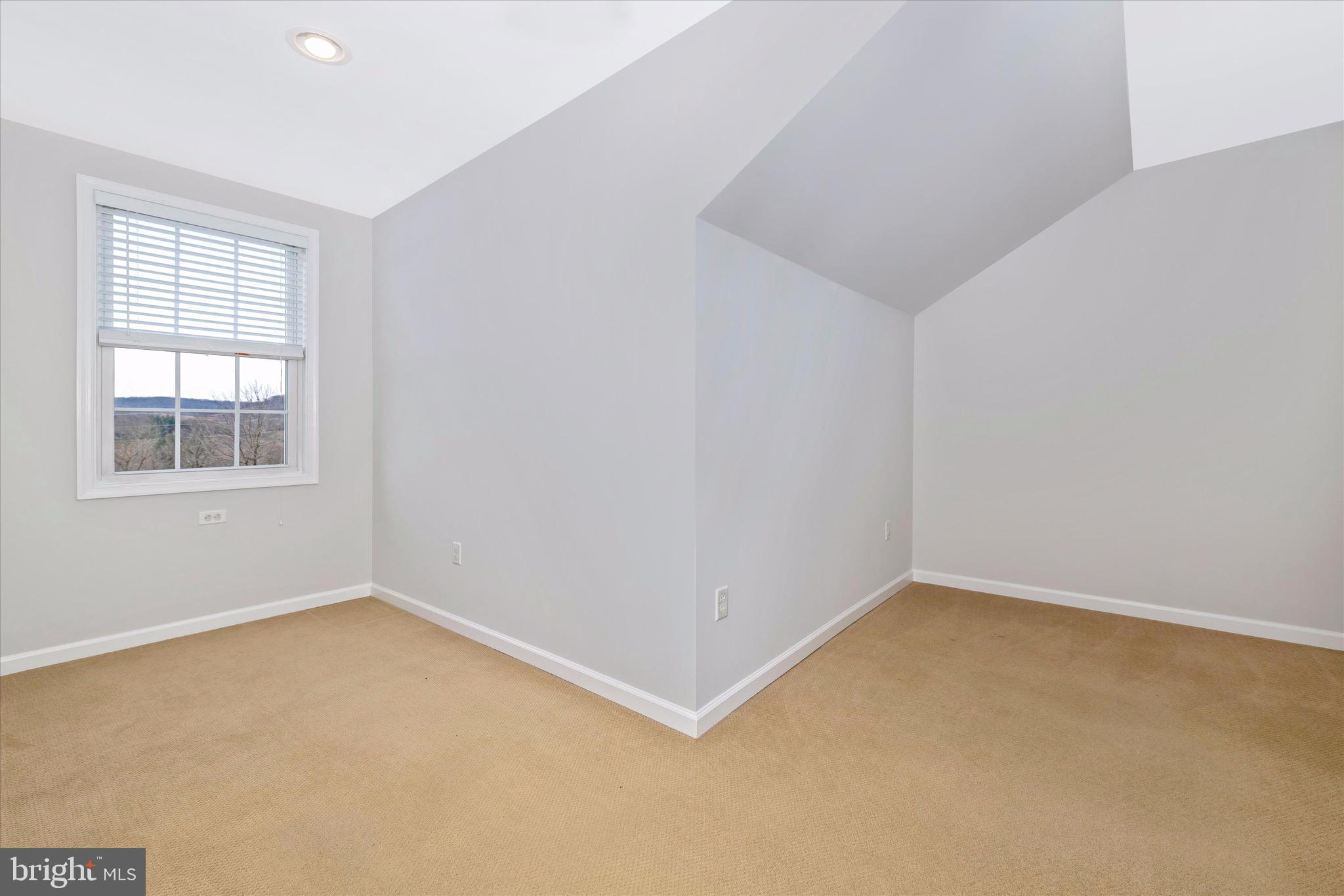 MIDDLETOWN - Residential