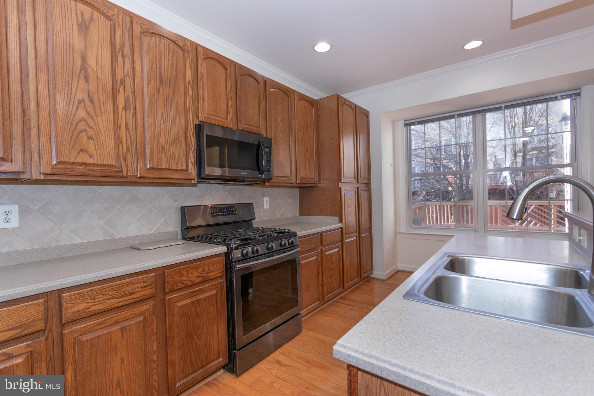 HIGHLAND OAKS - Residential Lease