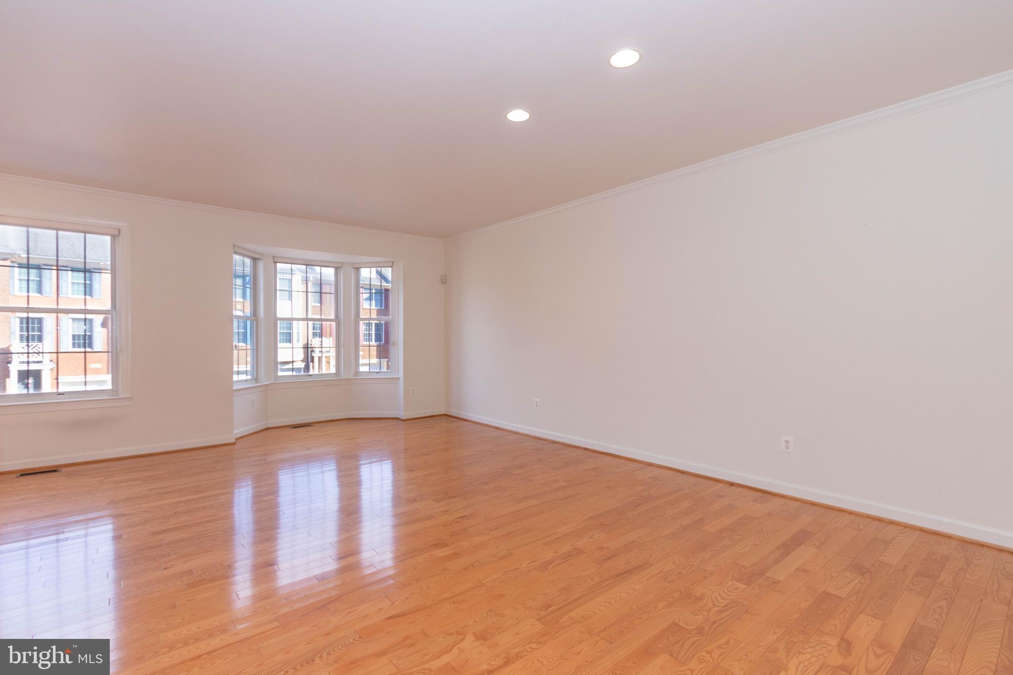 HIGHLAND OAKS - Residential Lease