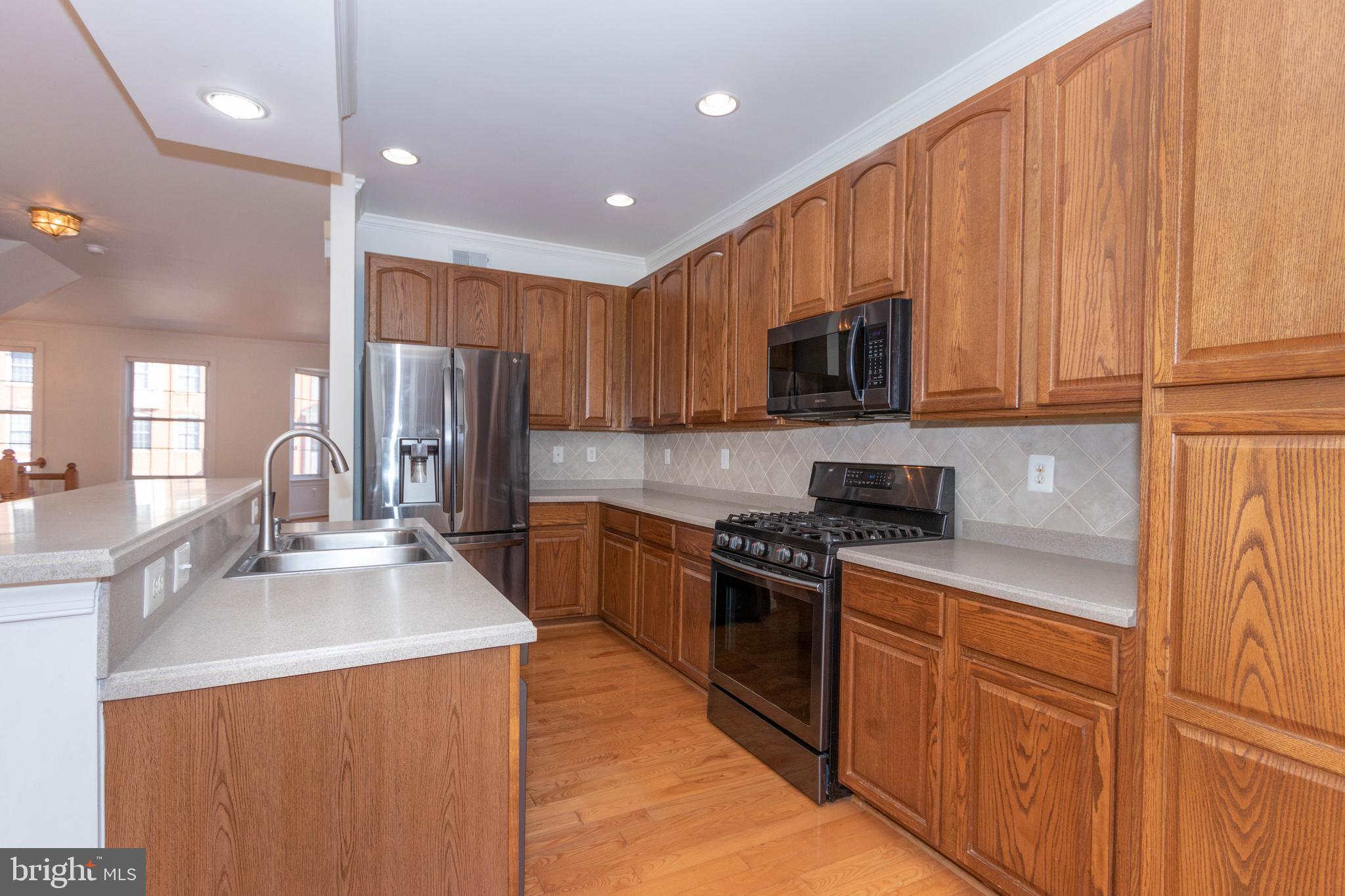 HIGHLAND OAKS - Residential Lease