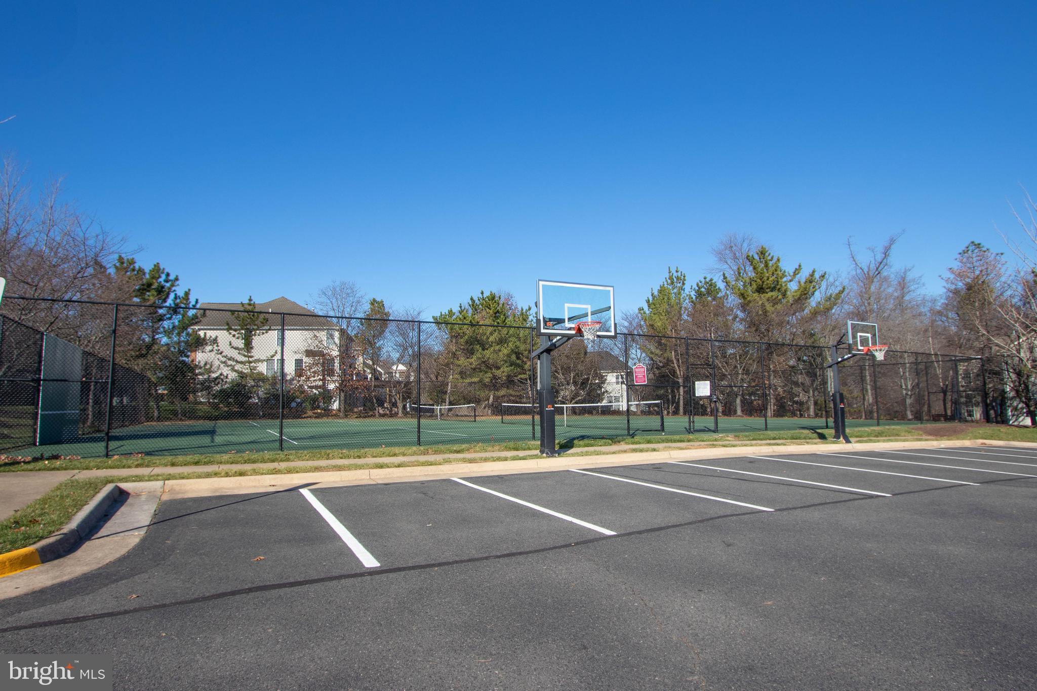 HIGHLAND OAKS - Residential Lease