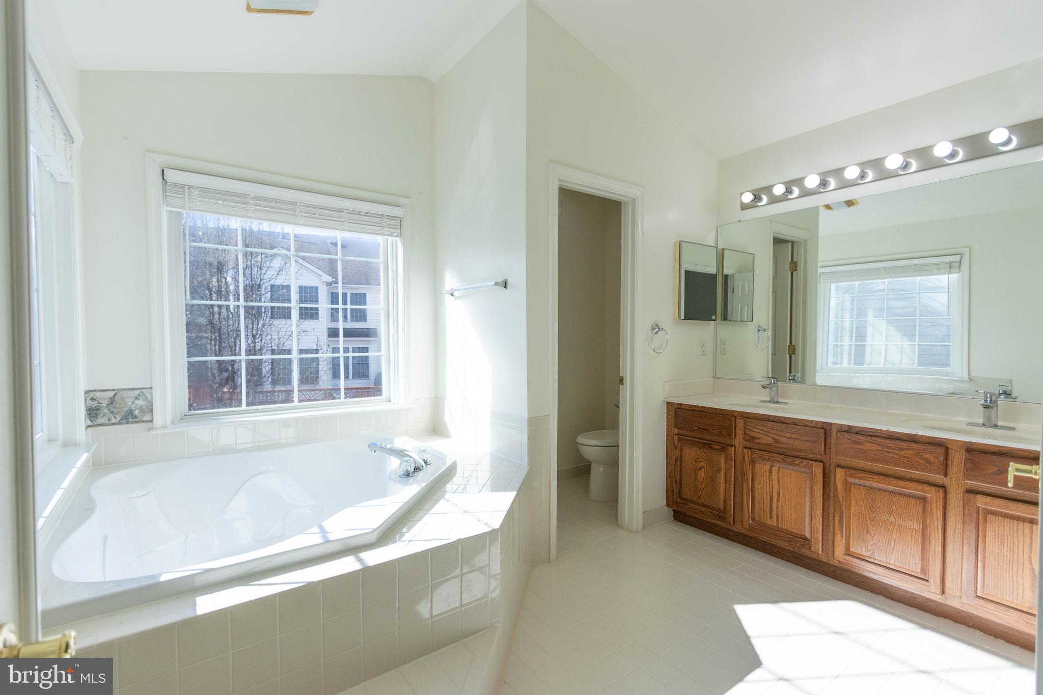 HIGHLAND OAKS - Residential Lease