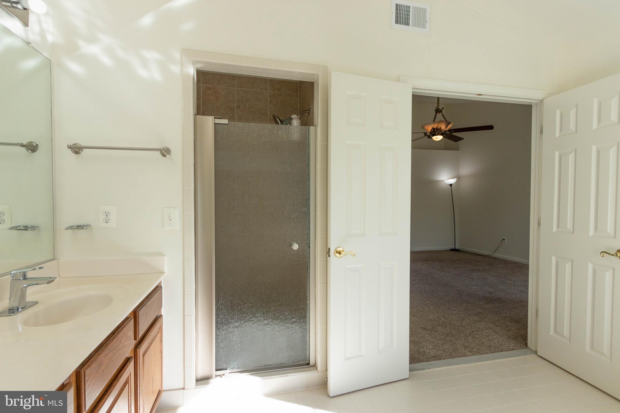 HIGHLAND OAKS - Residential Lease