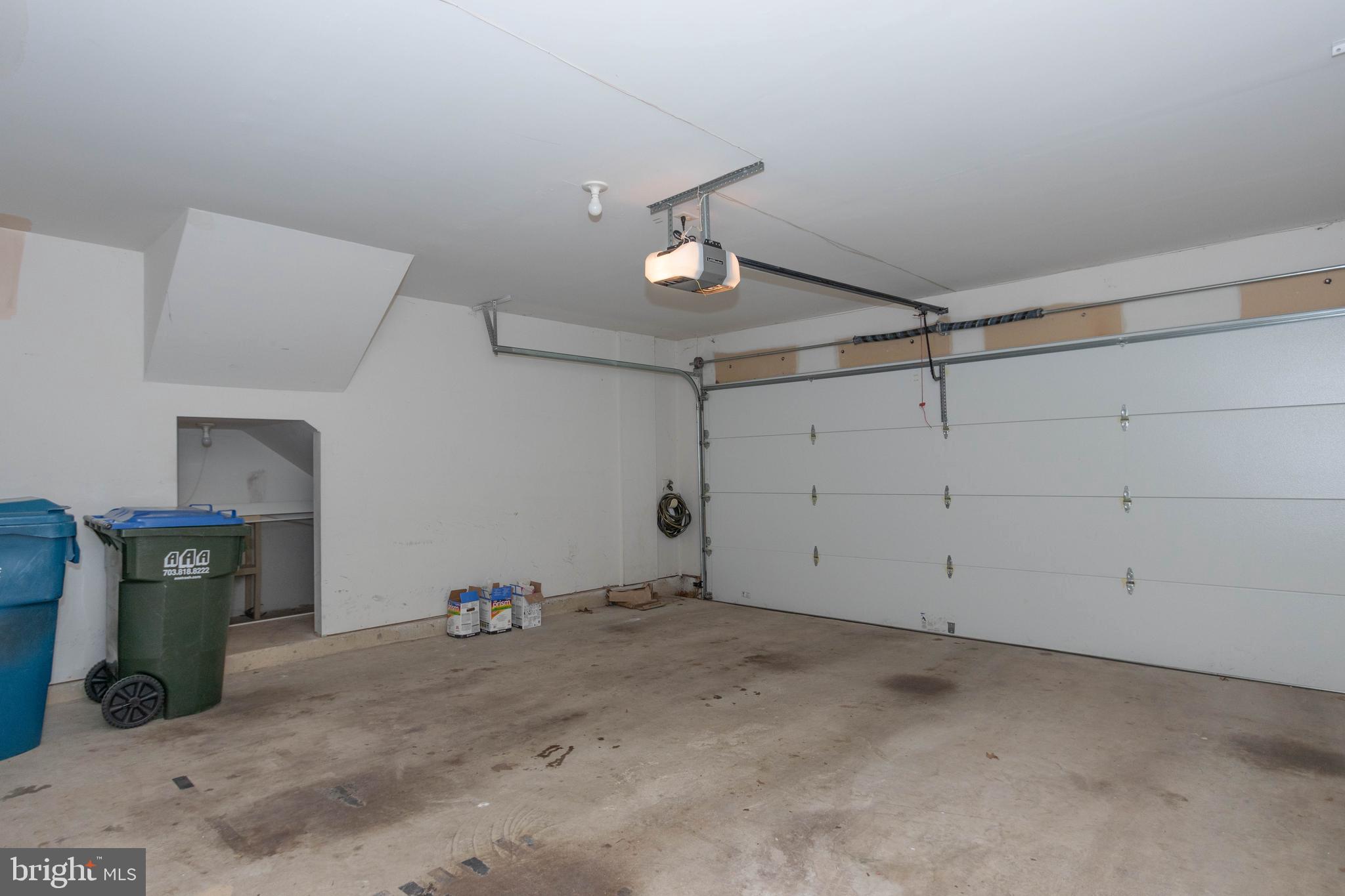 HIGHLAND OAKS - Residential Lease