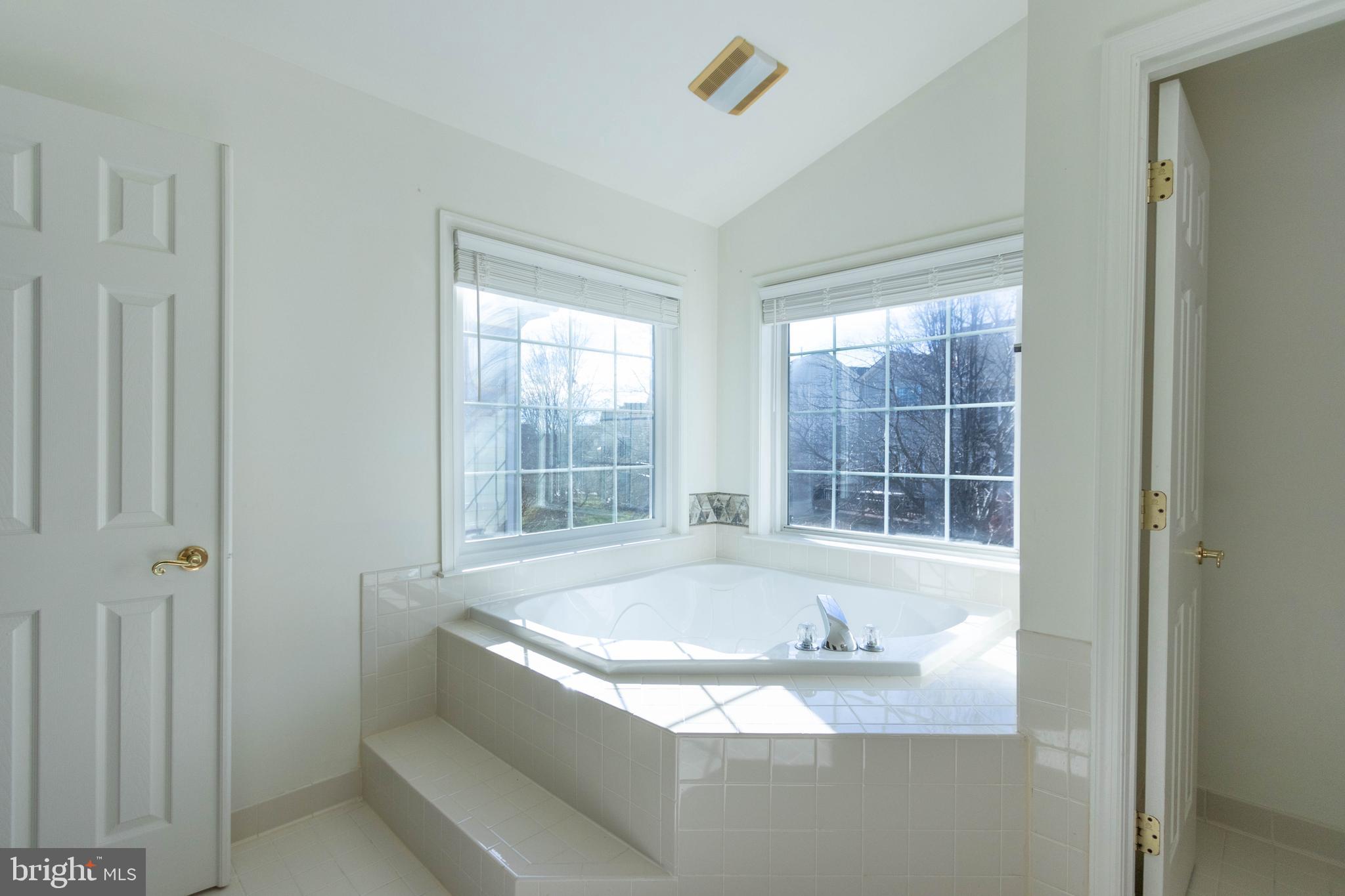 HIGHLAND OAKS - Residential Lease