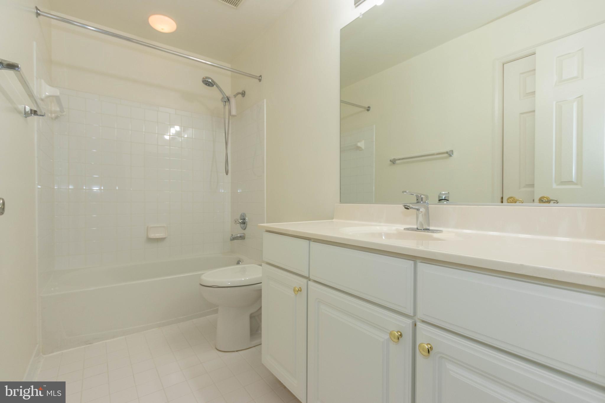 HIGHLAND OAKS - Residential Lease