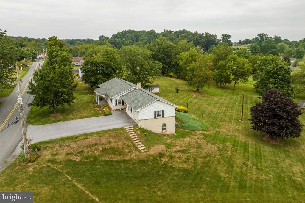 Photo of 1042 Beam Road, Denver, PA 17517 (MLS # PALA2042202)