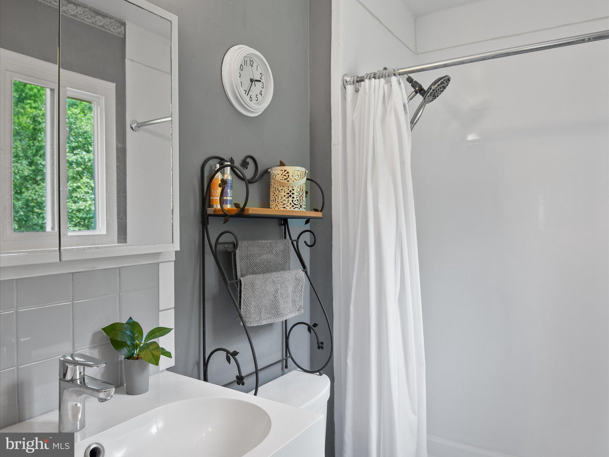 LOTHIAN WOODS - Residential