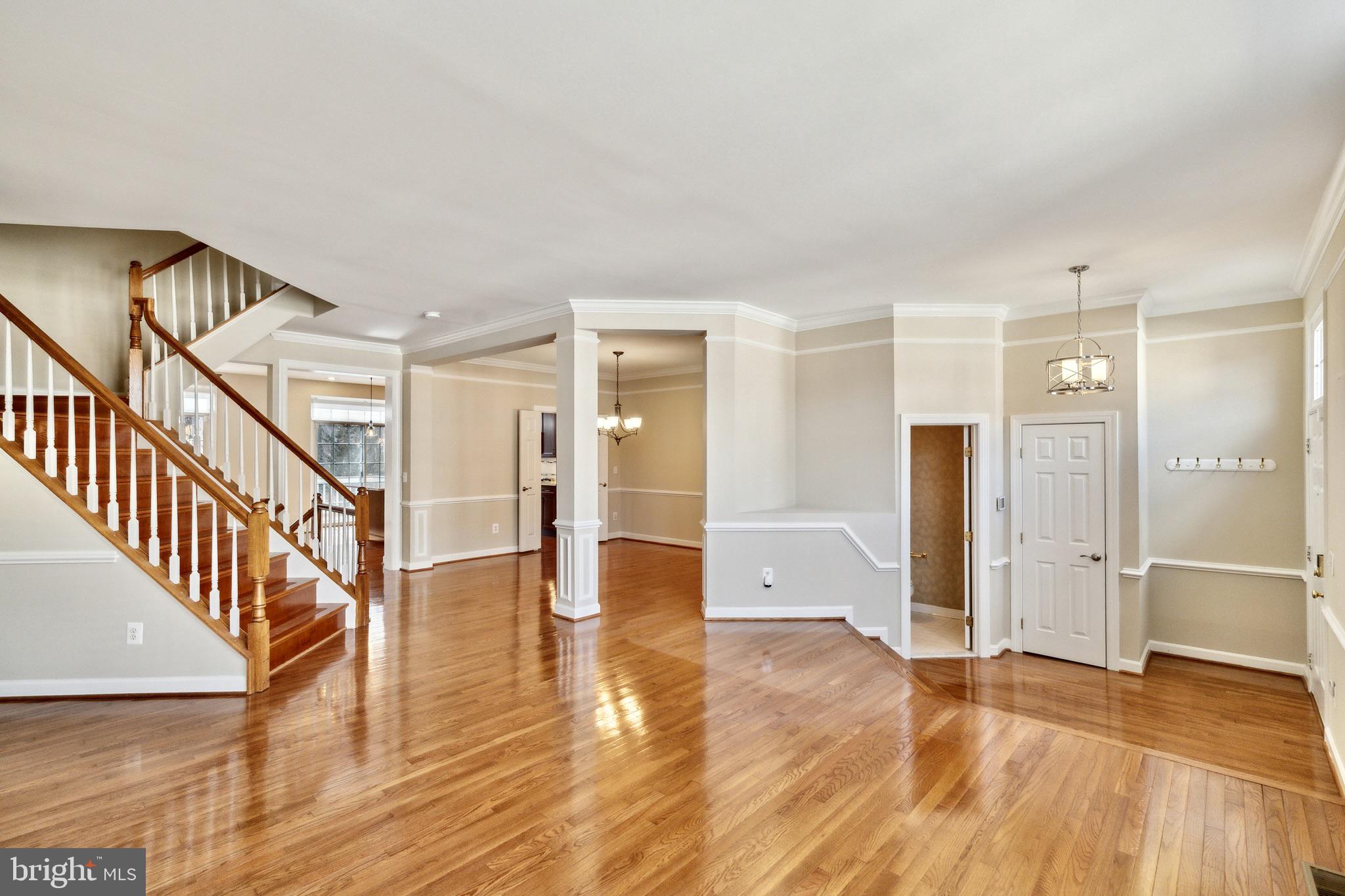 135 ROLAND COURT SW