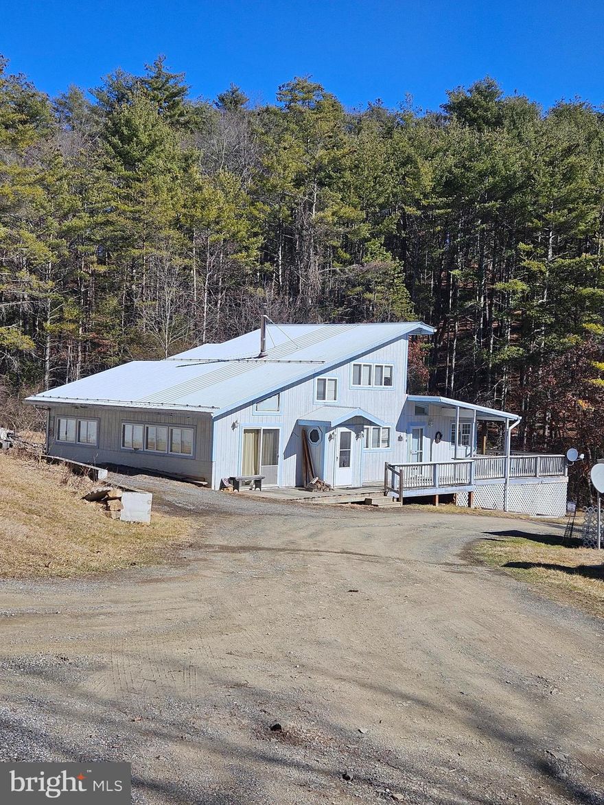 Looking for a great cabin getaway that's easily accessible all year round?  This 3 bed, 2 bath home fits the bill!  Plenty of room for family & friends or a cozy retreat for 2, whatever suits your lifestyle.