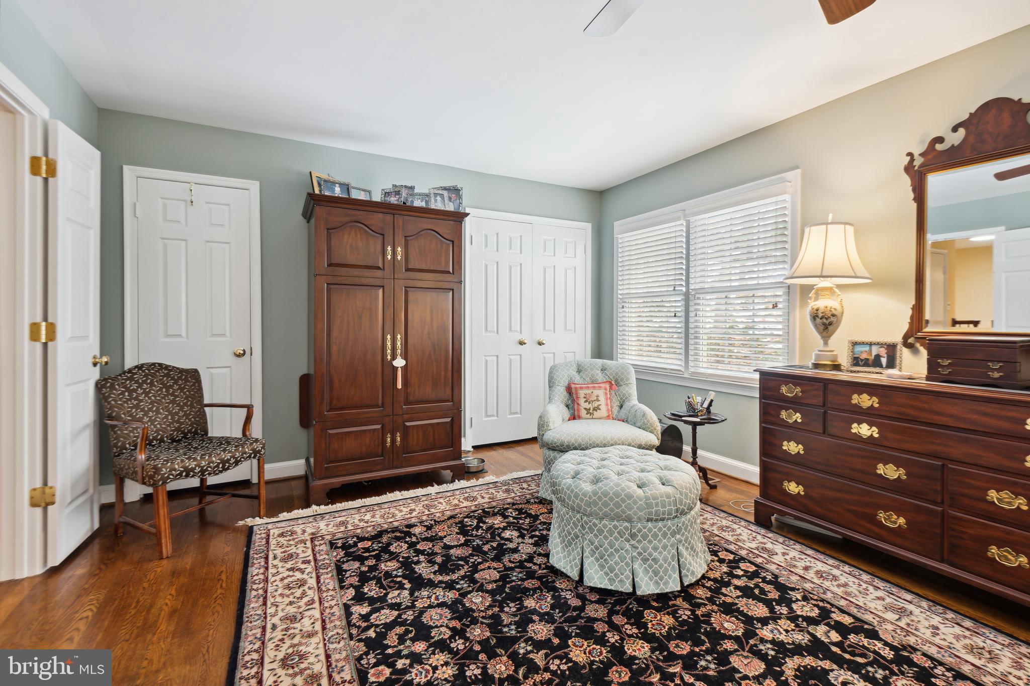 FOREST HILLS - Residential