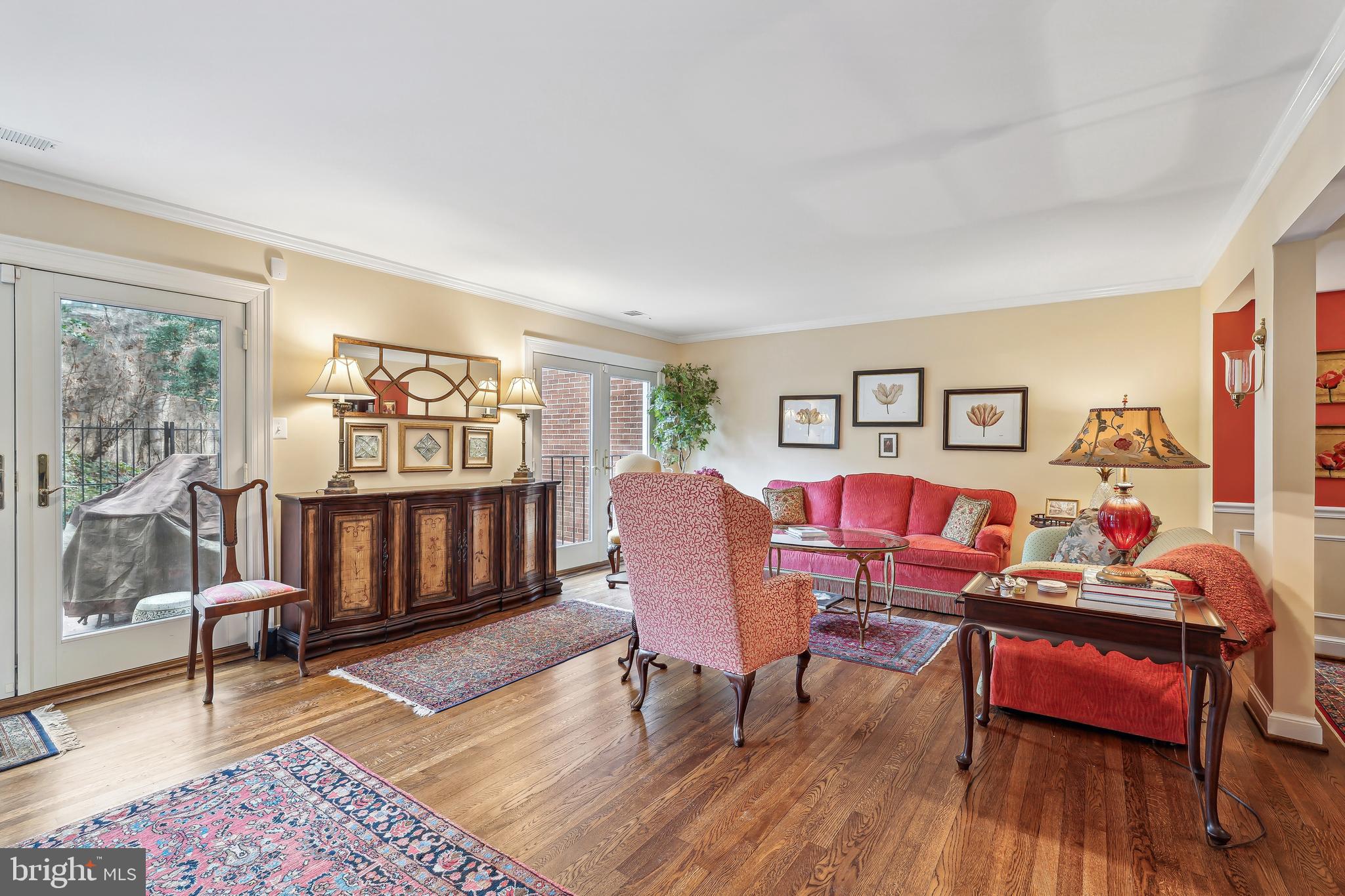 FOREST HILLS - Residential