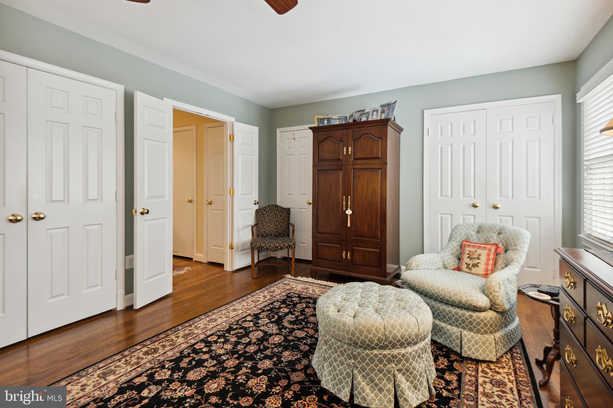 FOREST HILLS - Residential