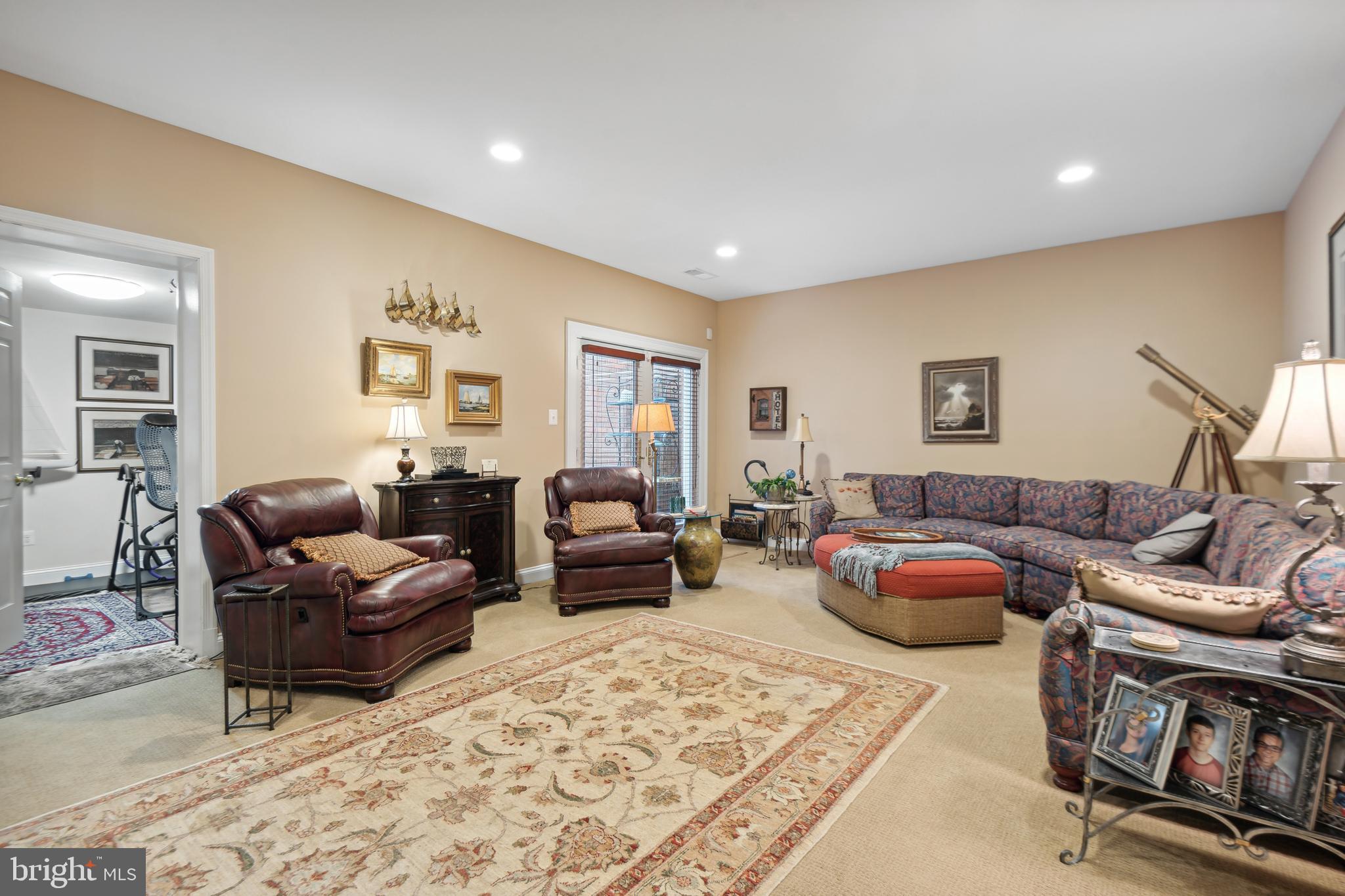 FOREST HILLS - Residential