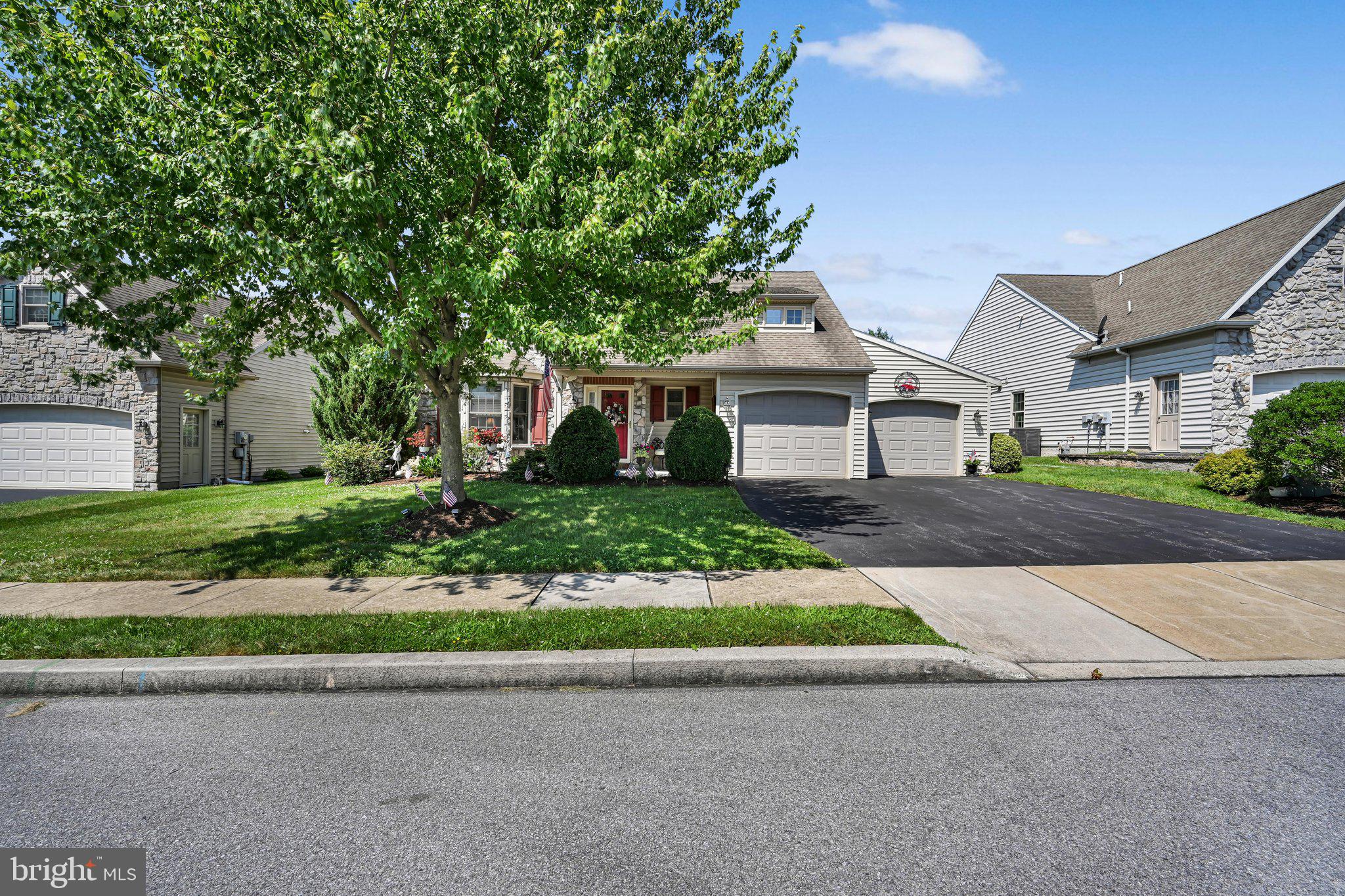 1066 CAMBRIDGE DRIVE