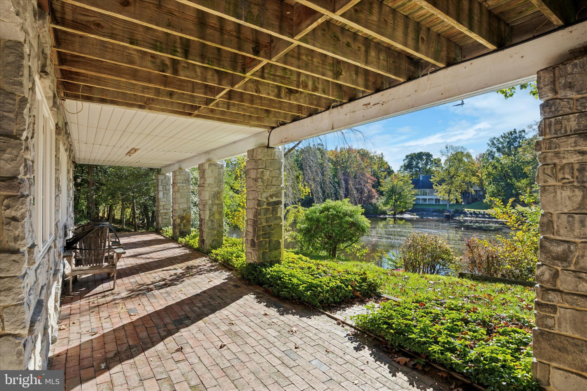 19 COMMISSIONERS PIKE