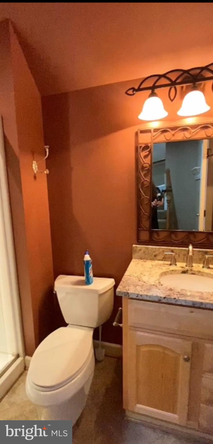 COURTHOUSE WOODS - Residential Lease