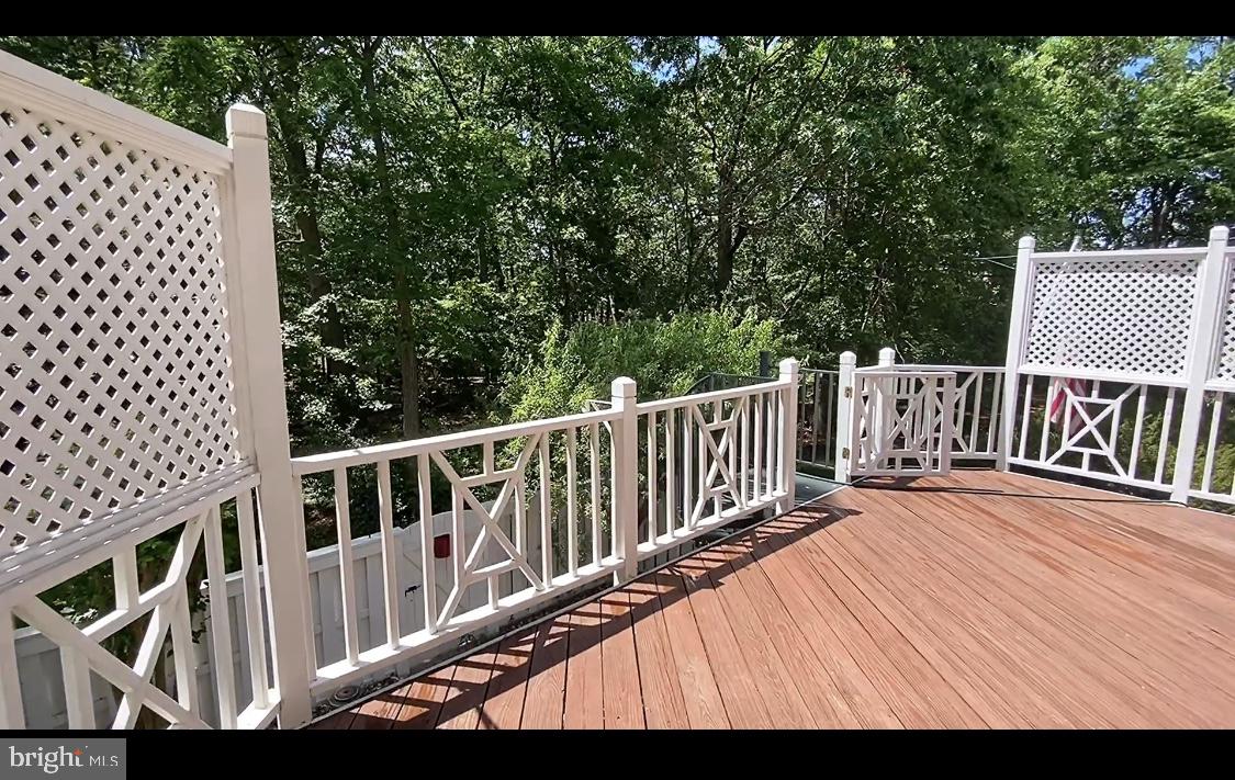 COURTHOUSE WOODS - Residential Lease