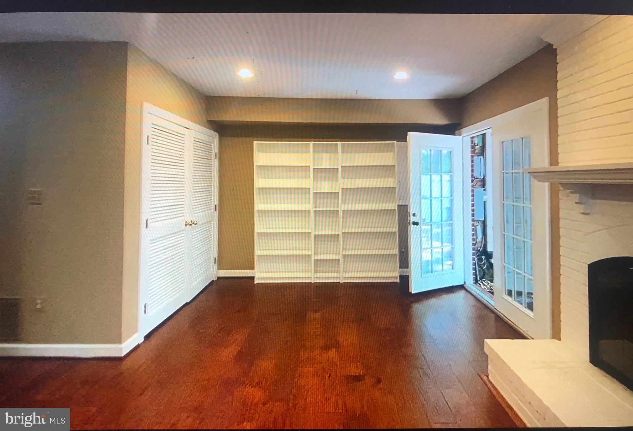 COURTHOUSE WOODS - Residential Lease