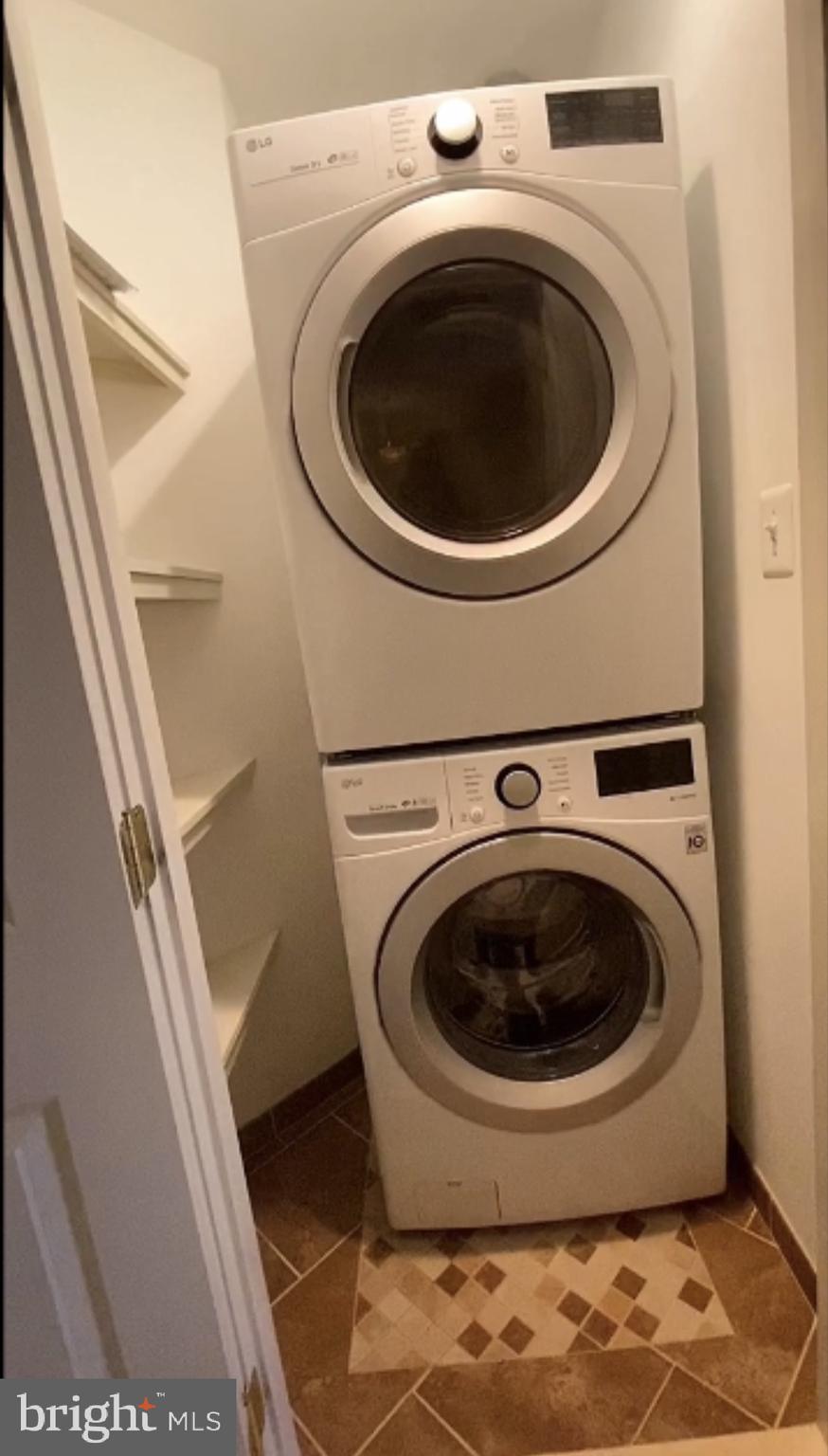 COURTHOUSE WOODS - Residential Lease