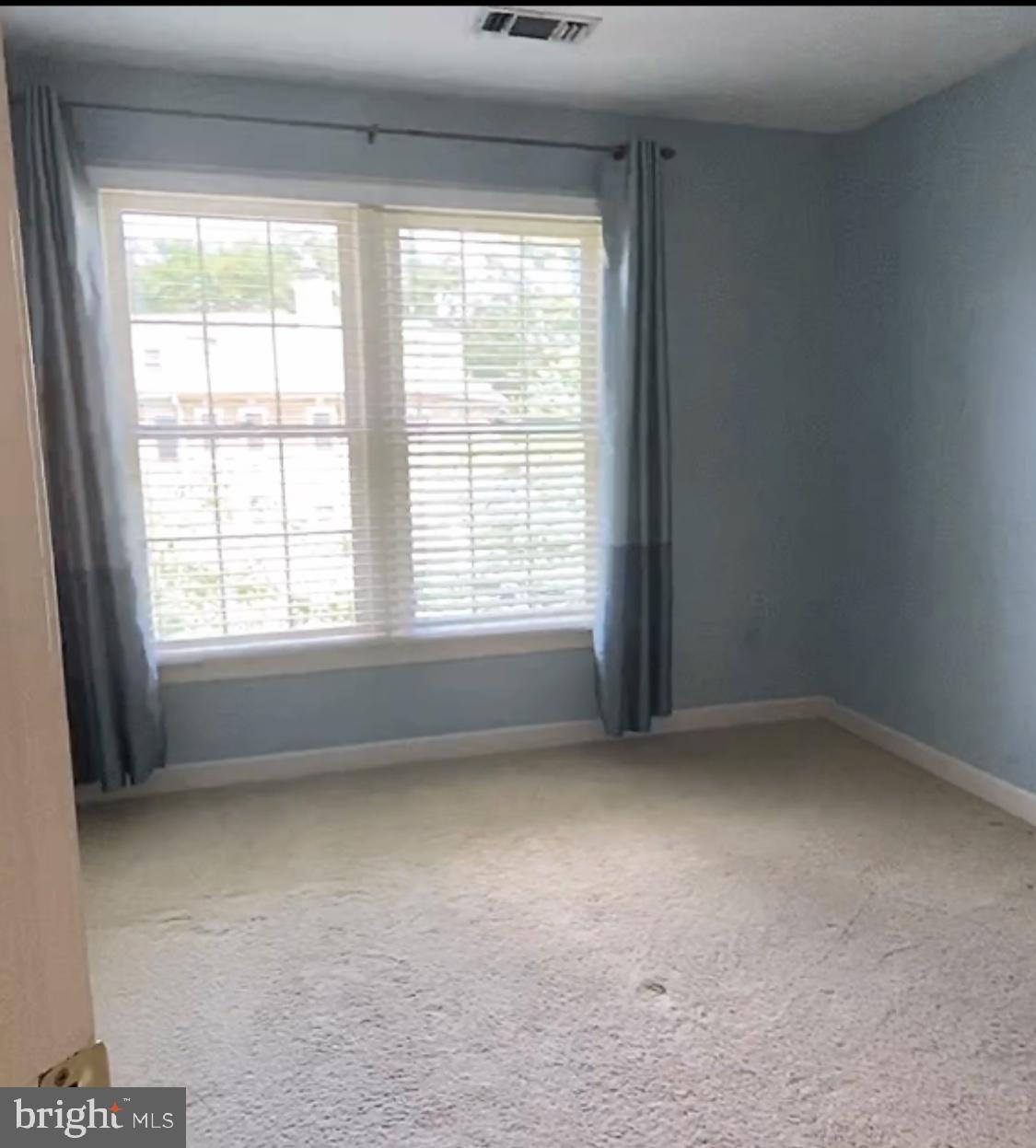 COURTHOUSE WOODS - Residential Lease