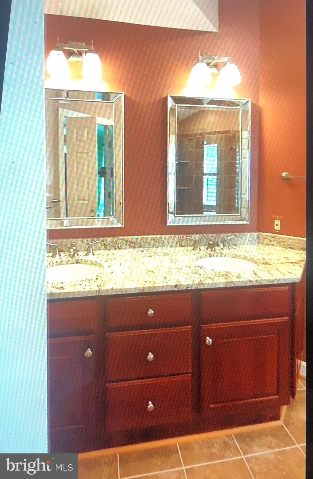 COURTHOUSE WOODS - Residential Lease