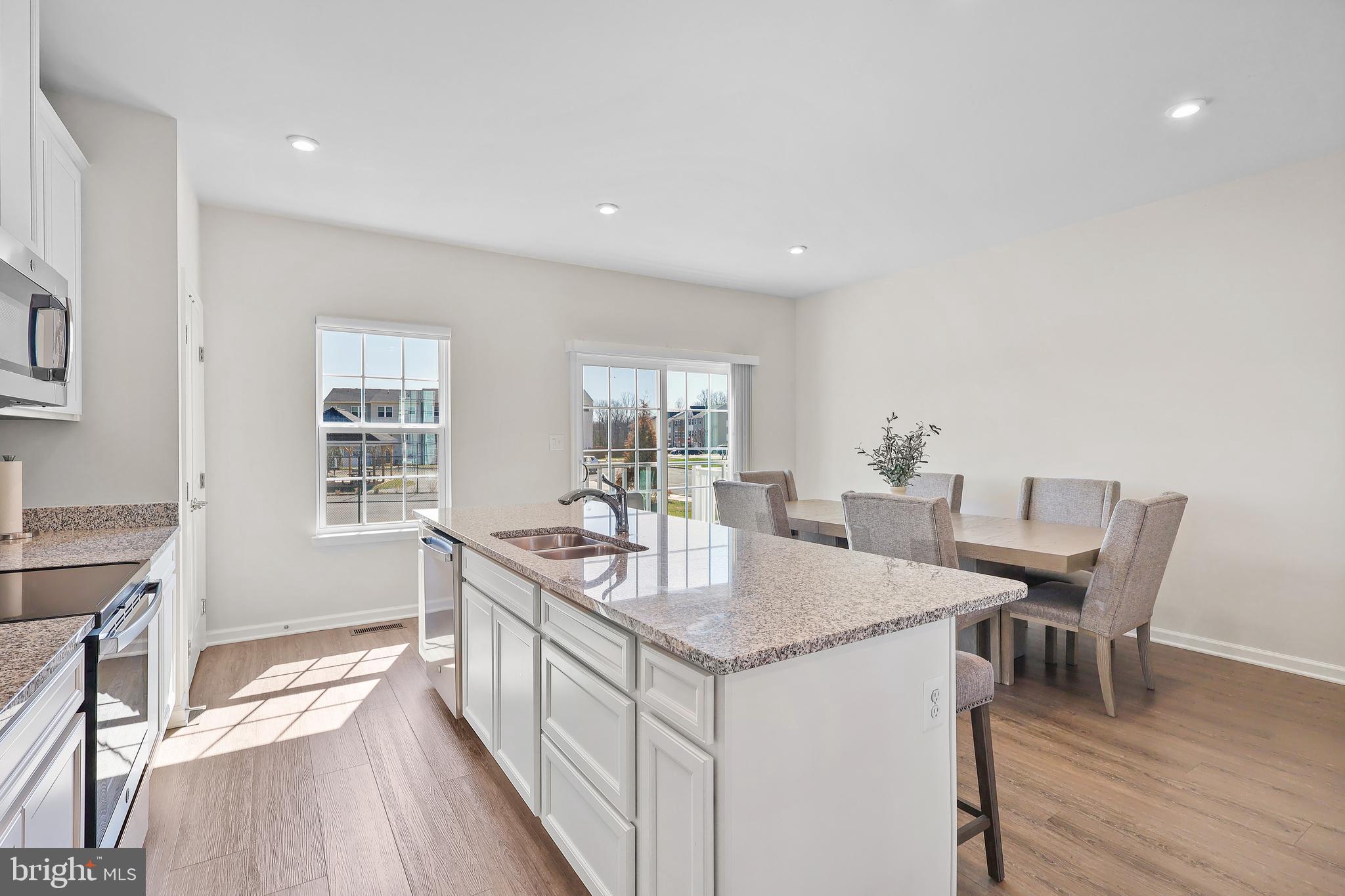 WILDERNESS SHORES - Residential