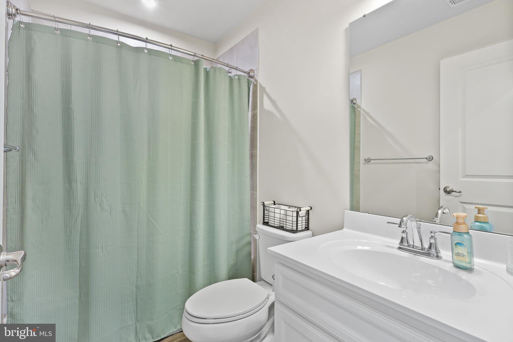 WILDERNESS SHORES - Residential