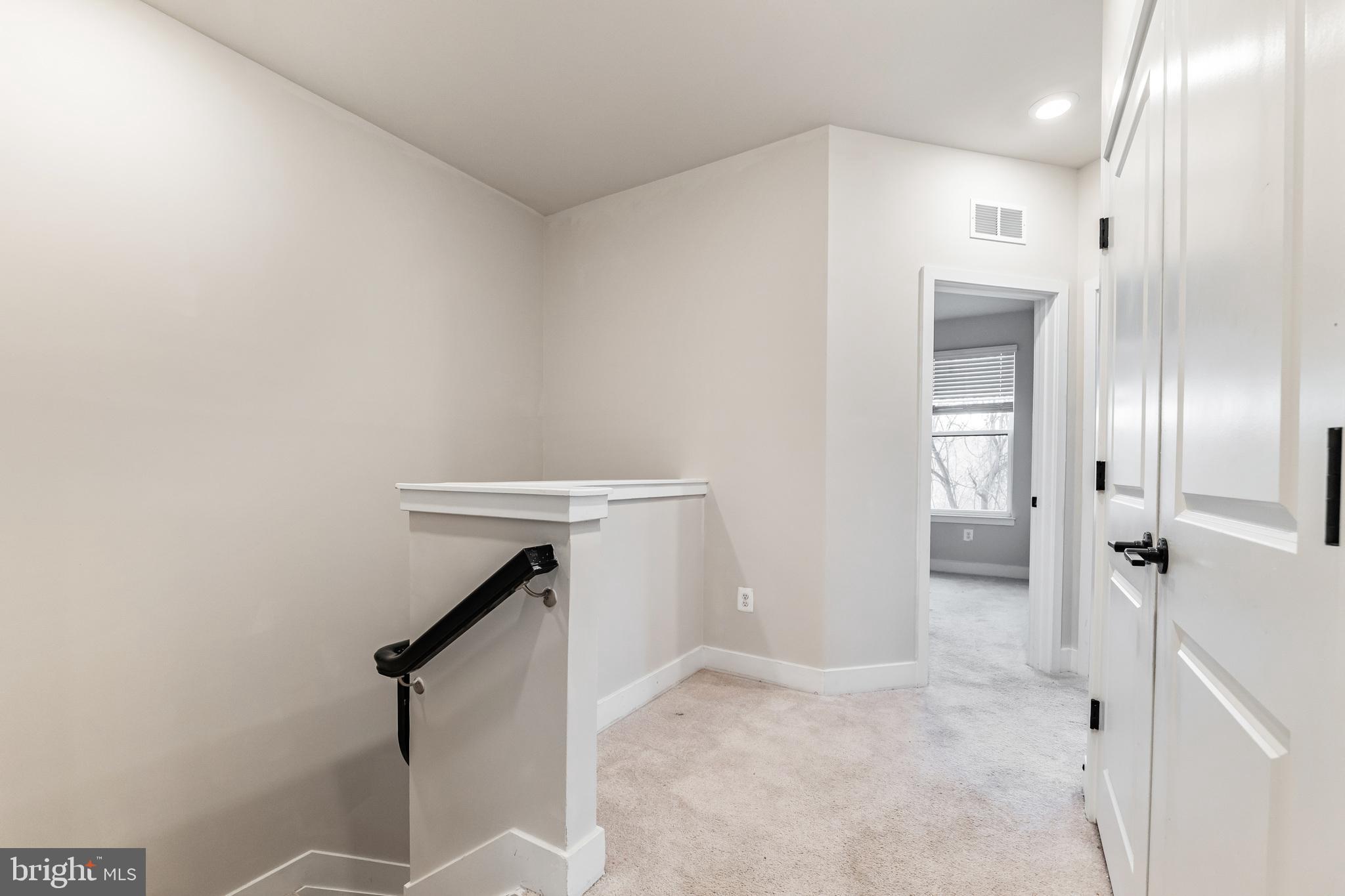 MEDFIELD - Residential