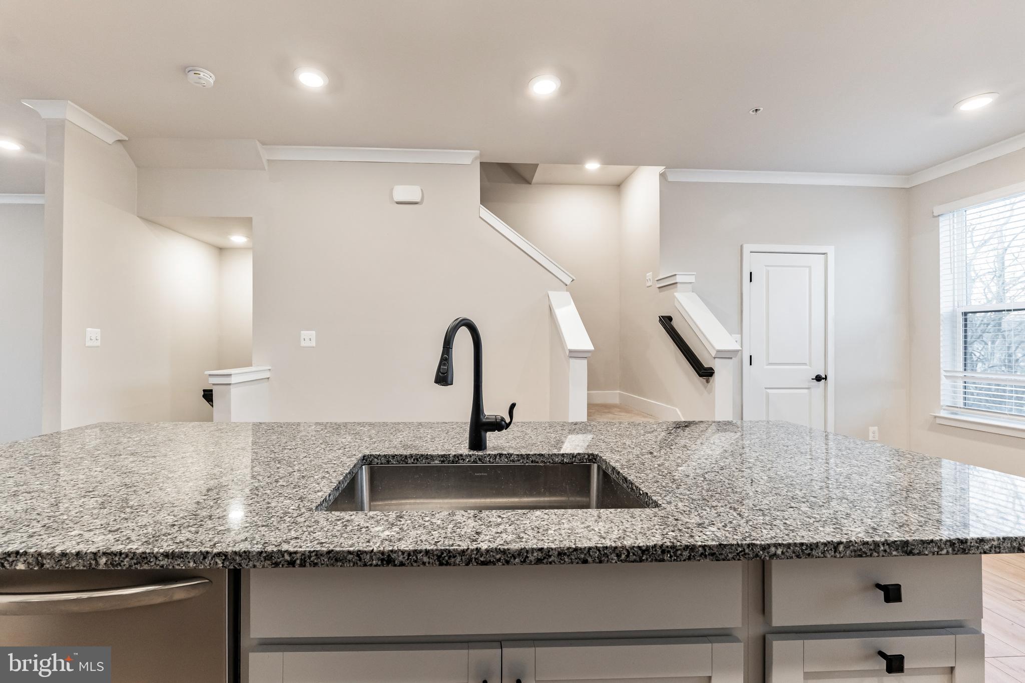 MEDFIELD - Residential