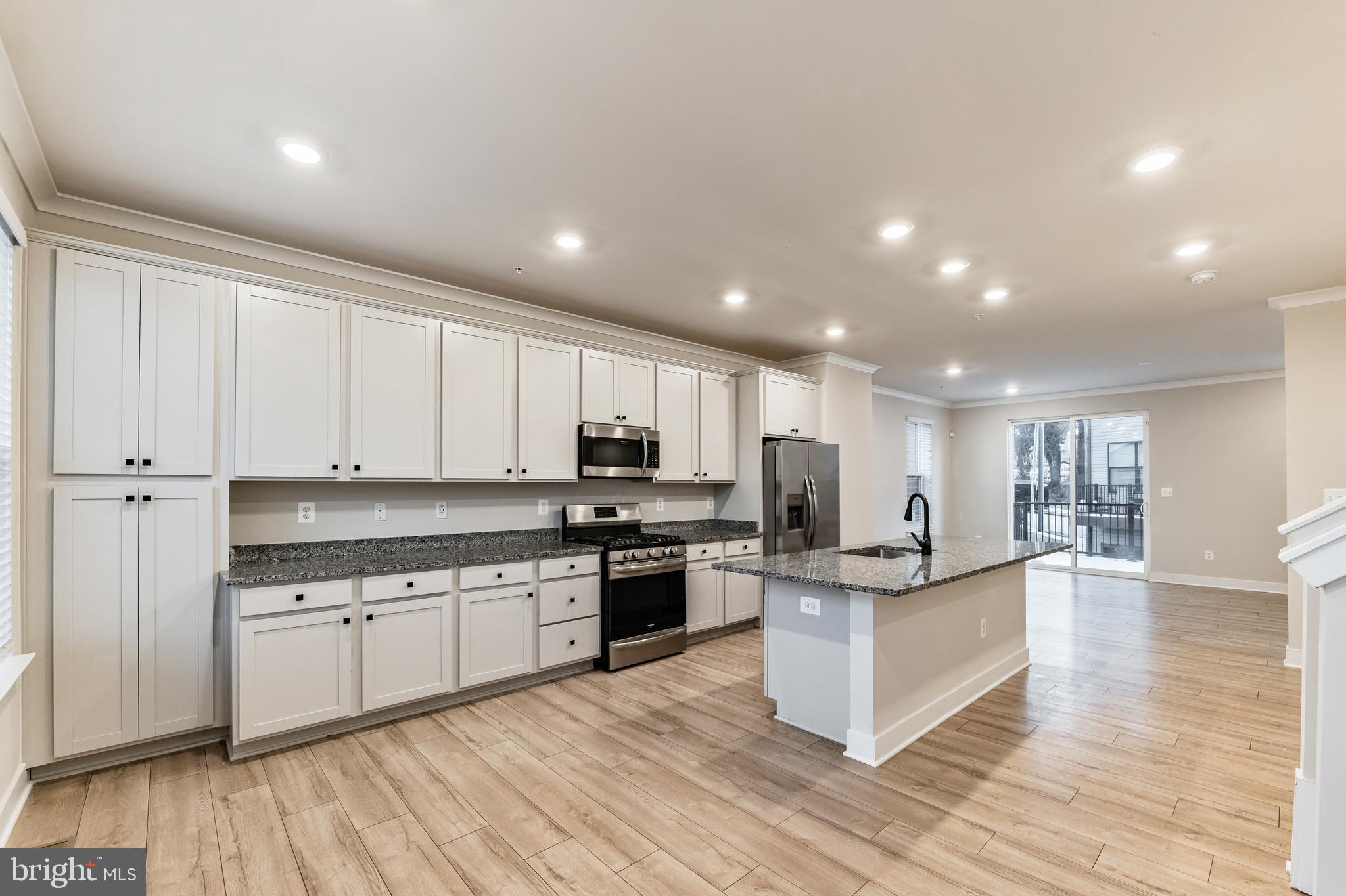 MEDFIELD - Residential