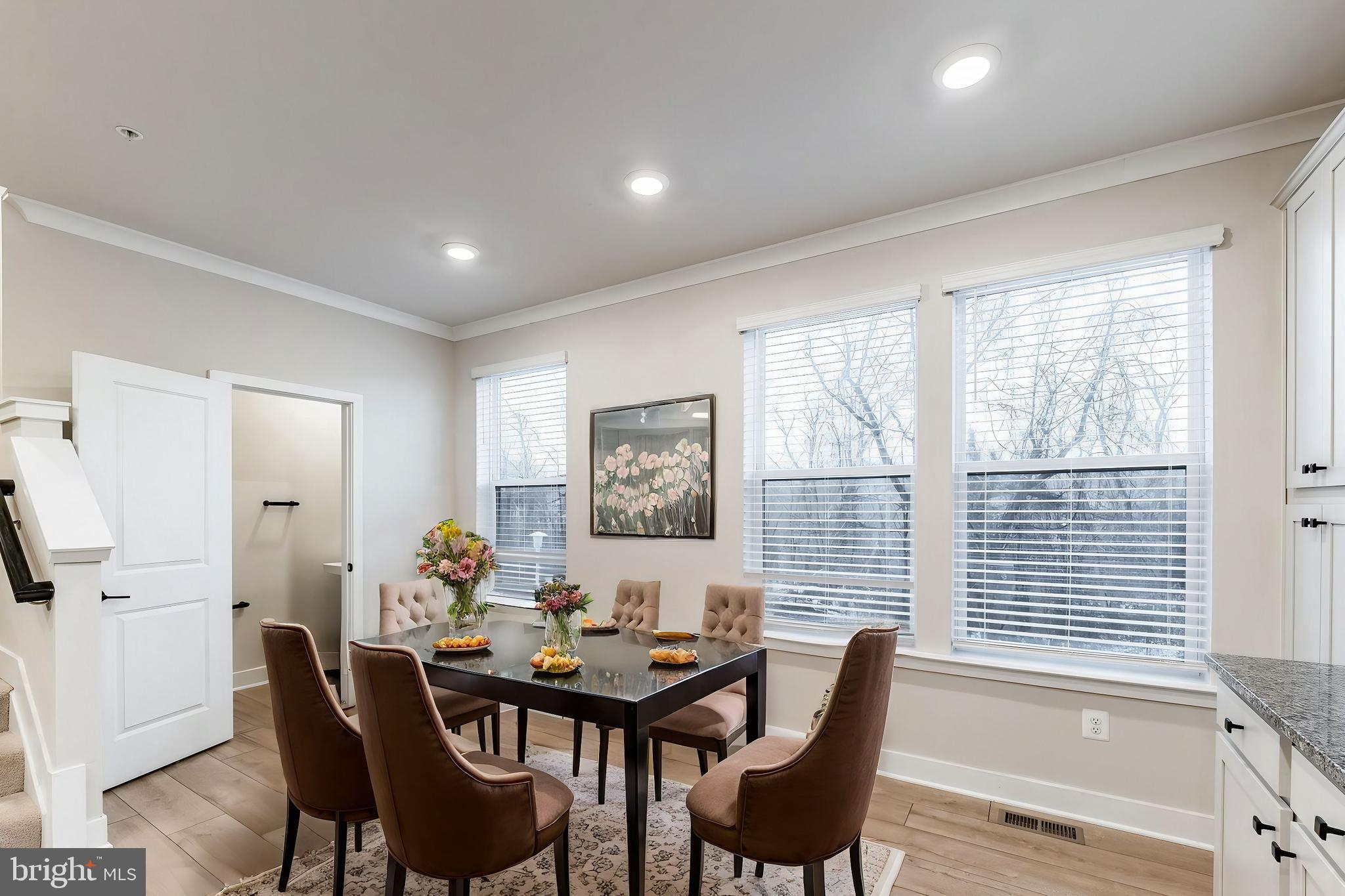 MEDFIELD - Residential