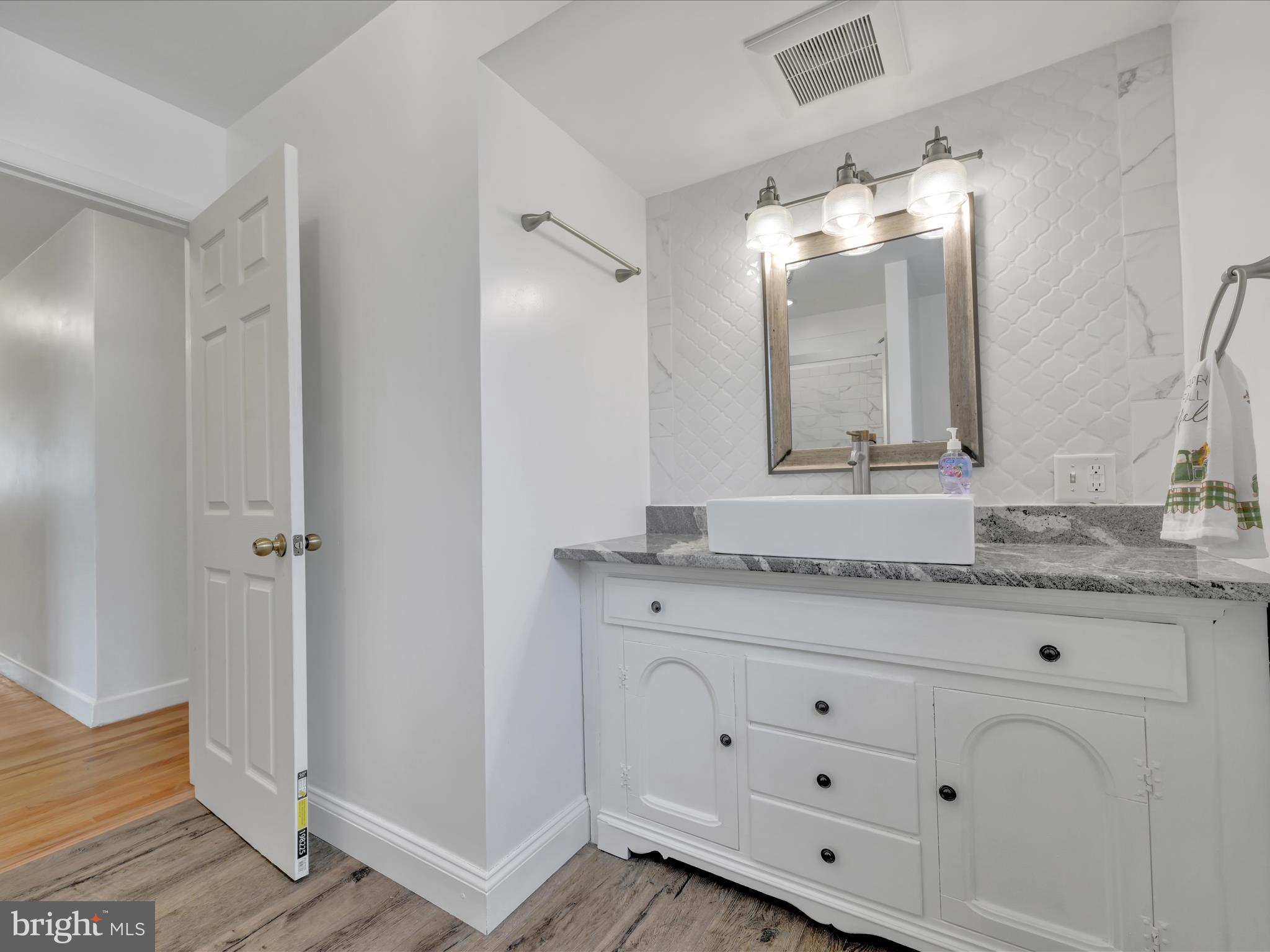 FRACKVILLE - Residential