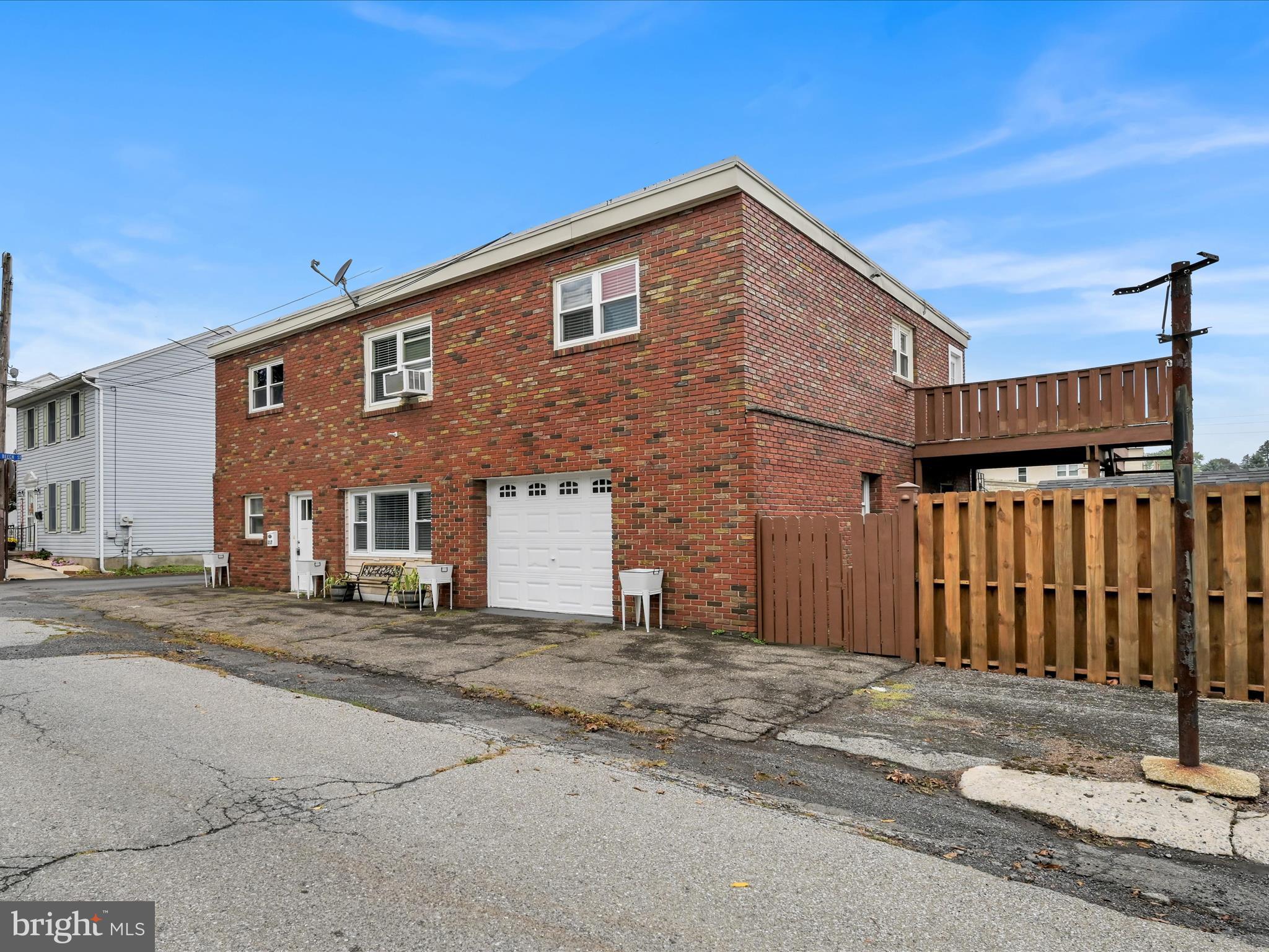 FRACKVILLE - Residential