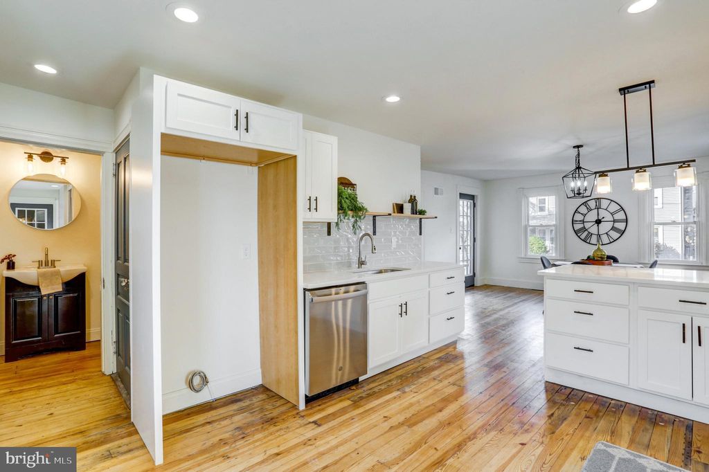 Photo of 102 S Fulton Street, Strasburg, PA 17579 (MLS # PALA2044182)