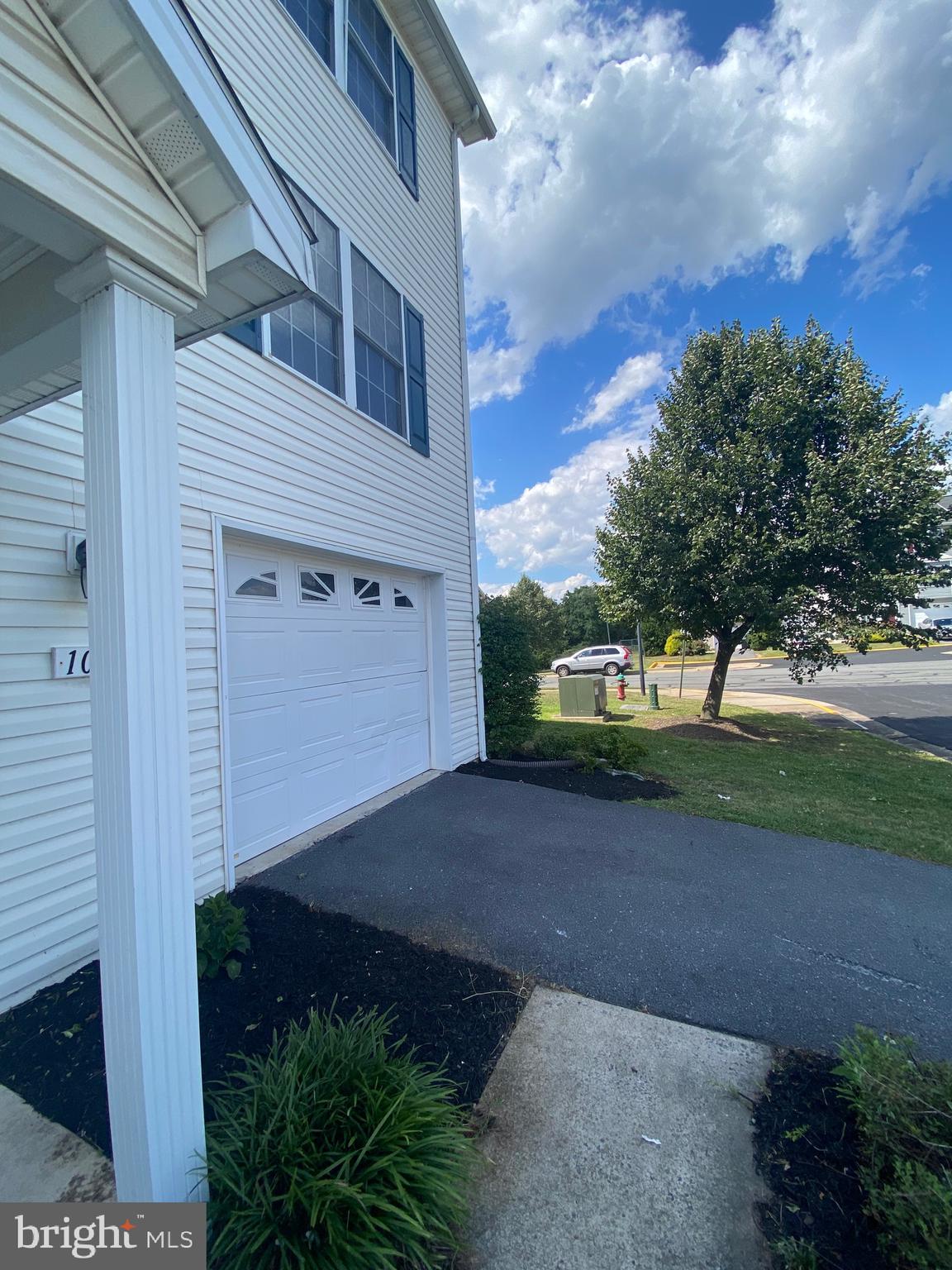 WINDSTONE TOWNHOMES - Residential Lease