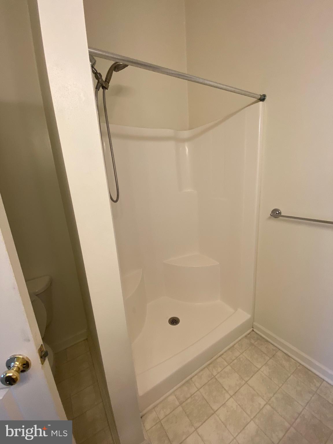 WINDSTONE TOWNHOMES - Residential Lease