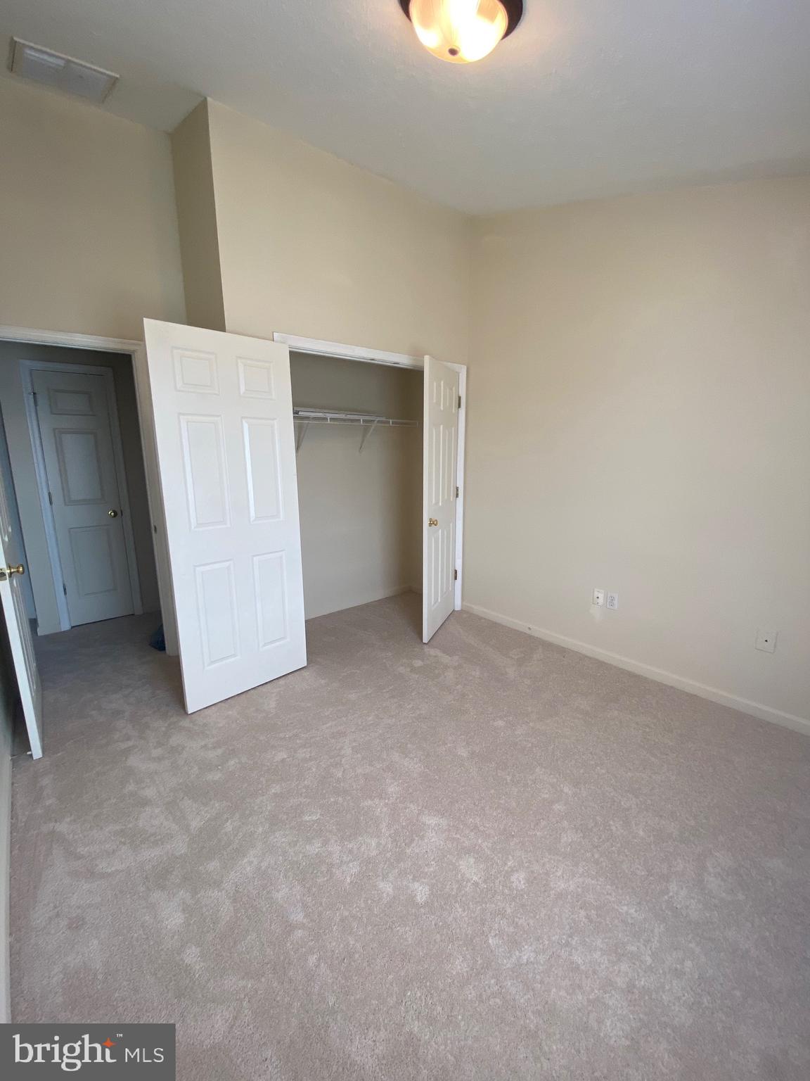 WINDSTONE TOWNHOMES - Residential Lease