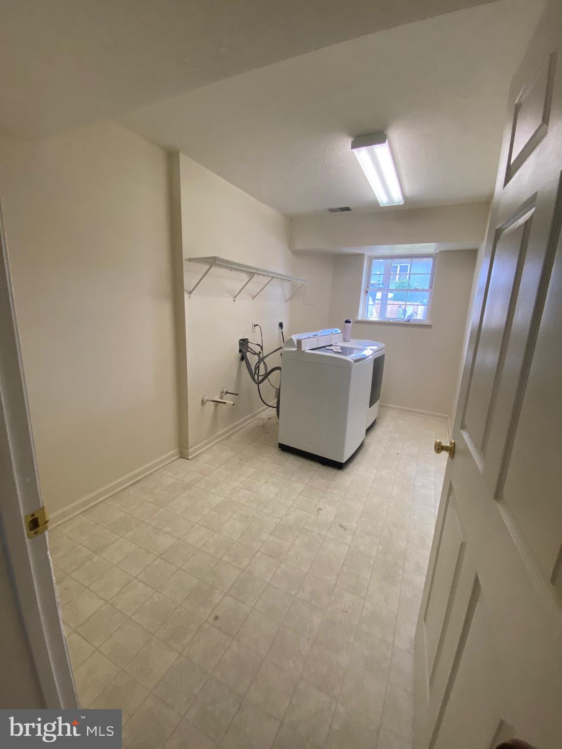 WINDSTONE TOWNHOMES - Residential Lease