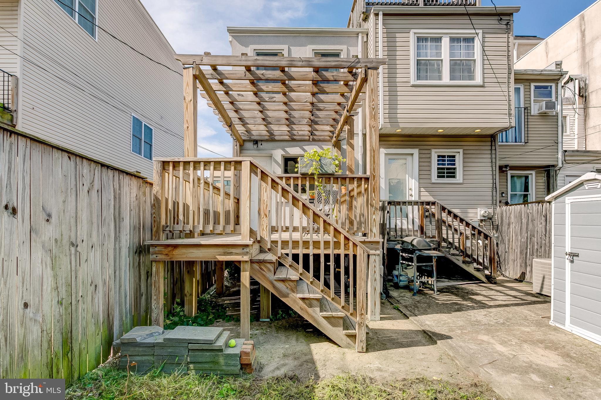 LOCUST POINT - Residential