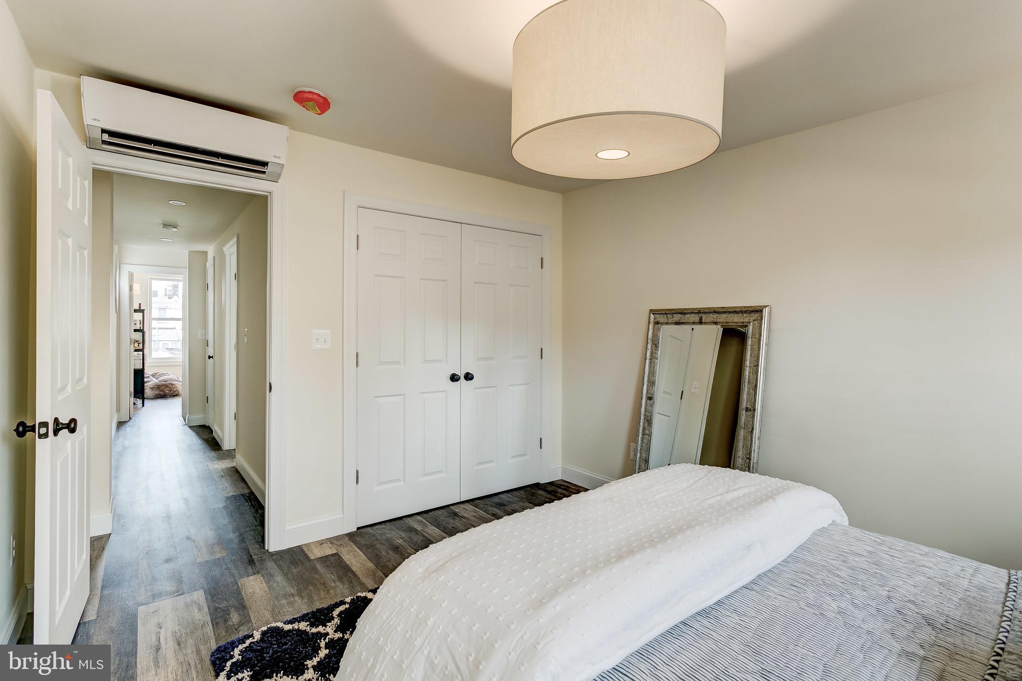 LOCUST POINT - Residential