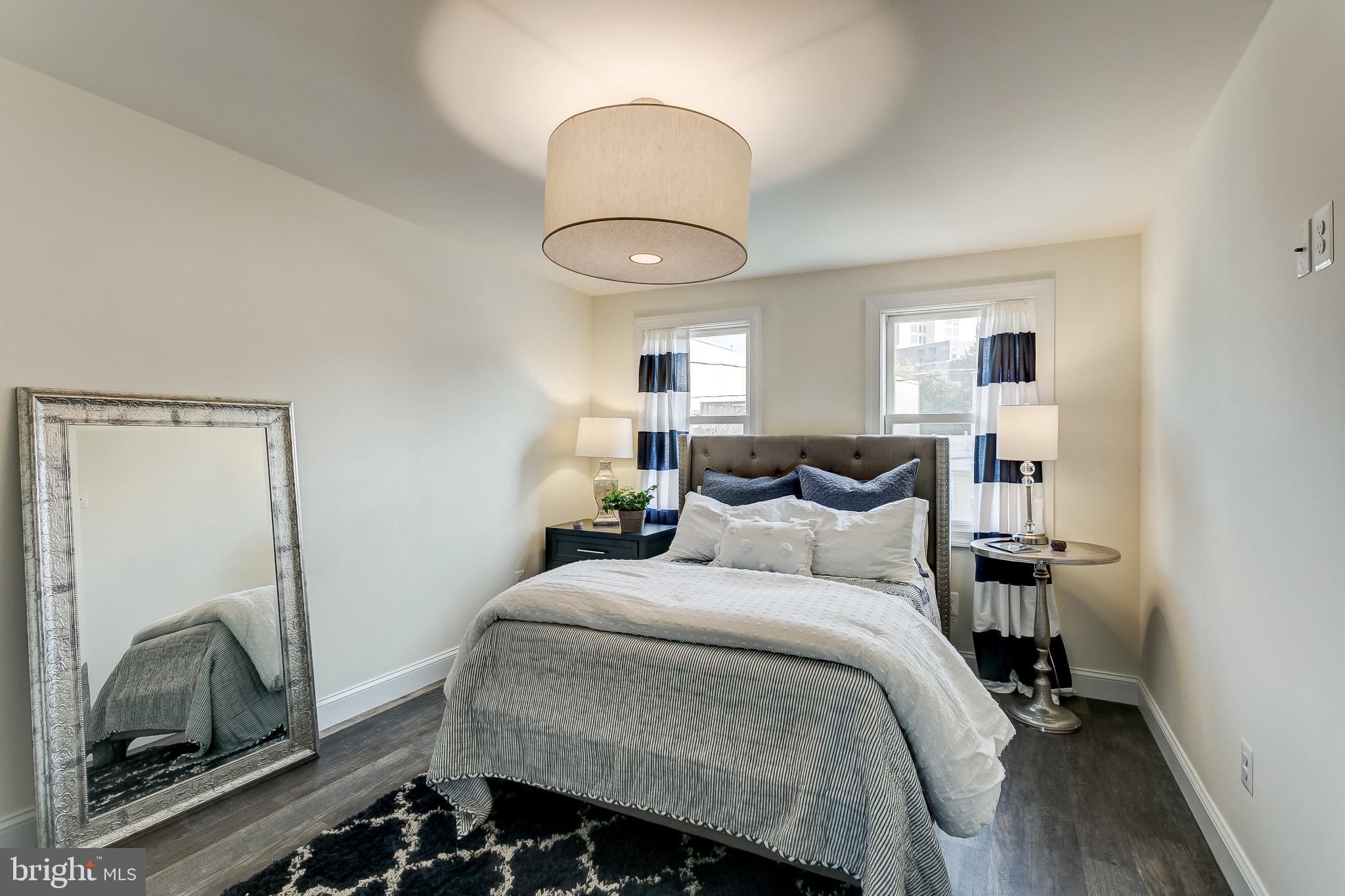 LOCUST POINT - Residential