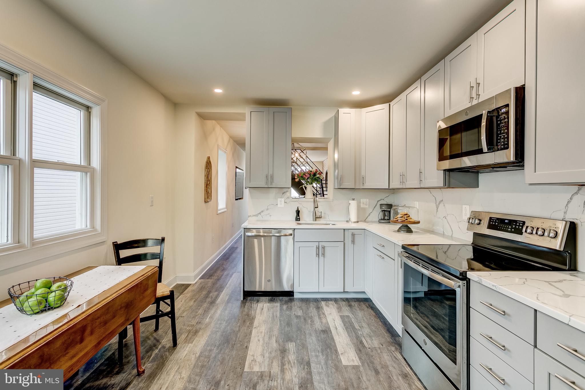 LOCUST POINT - Residential