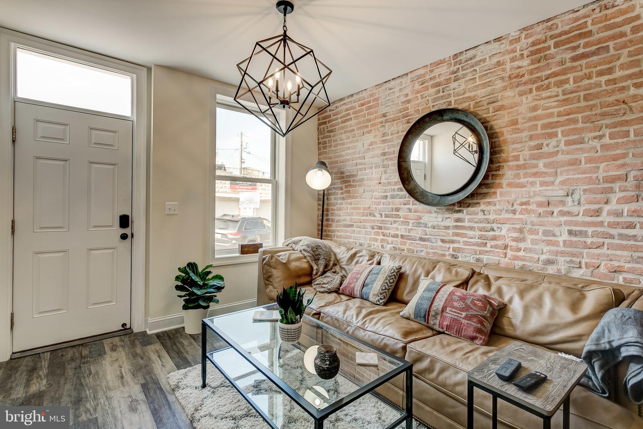 LOCUST POINT - Residential