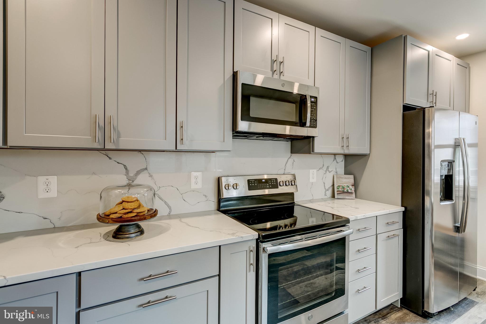 LOCUST POINT - Residential