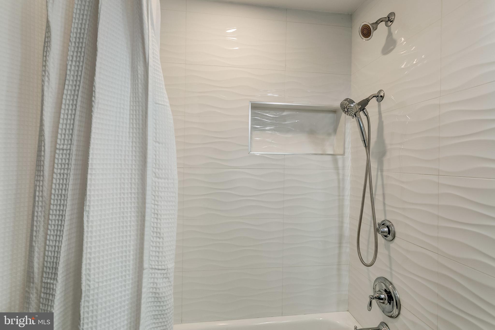 LOCUST POINT - Residential