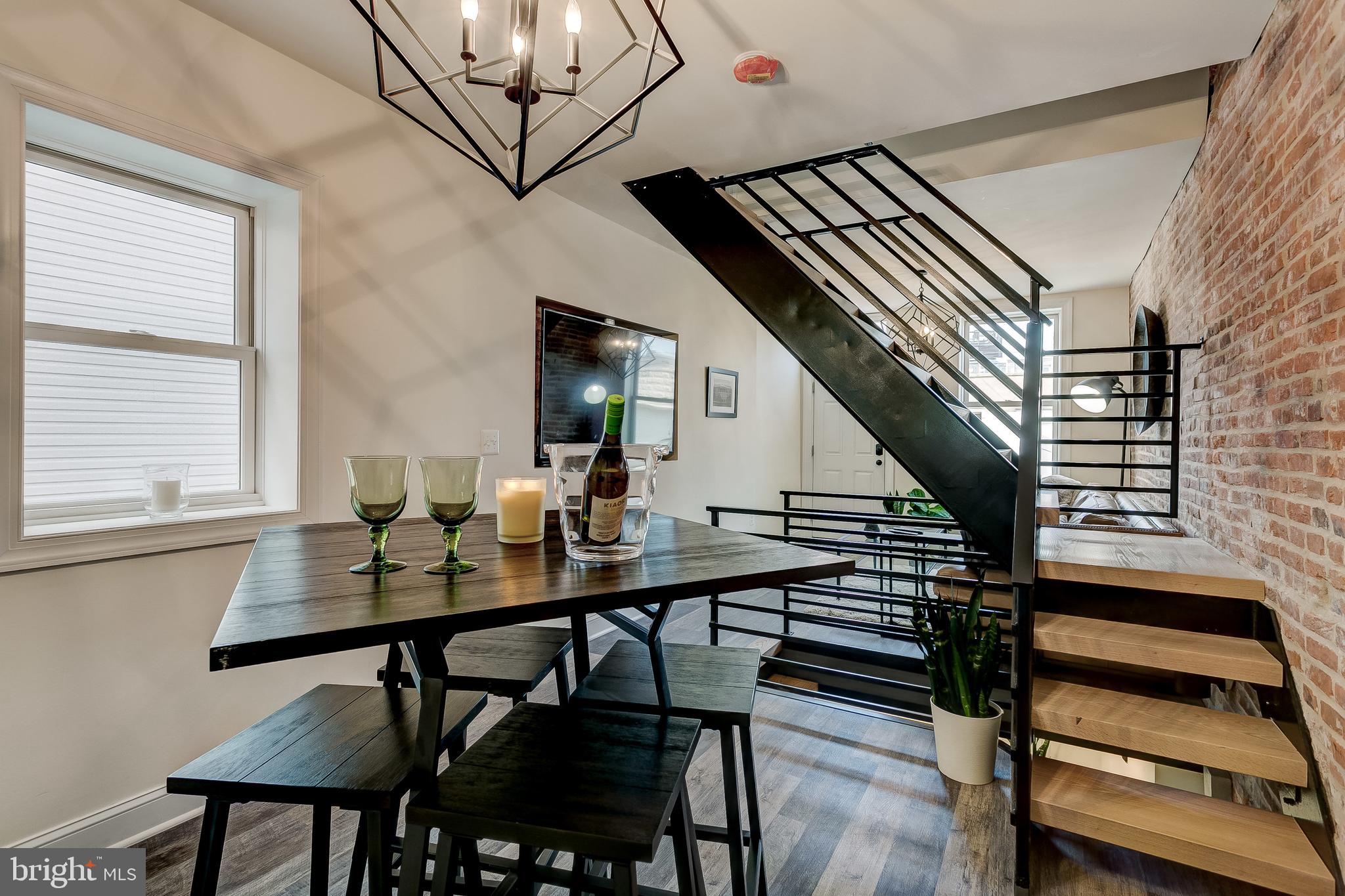 LOCUST POINT - Residential