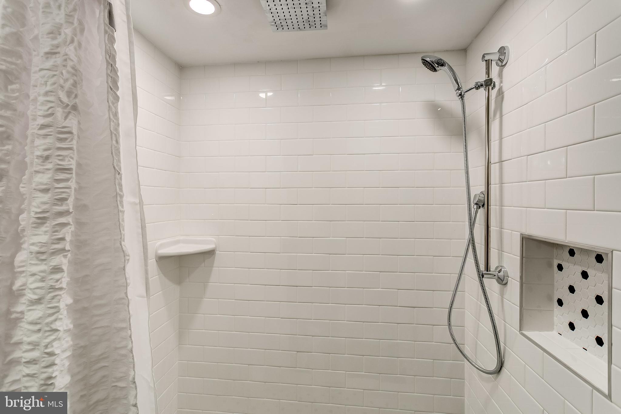 LOCUST POINT - Residential