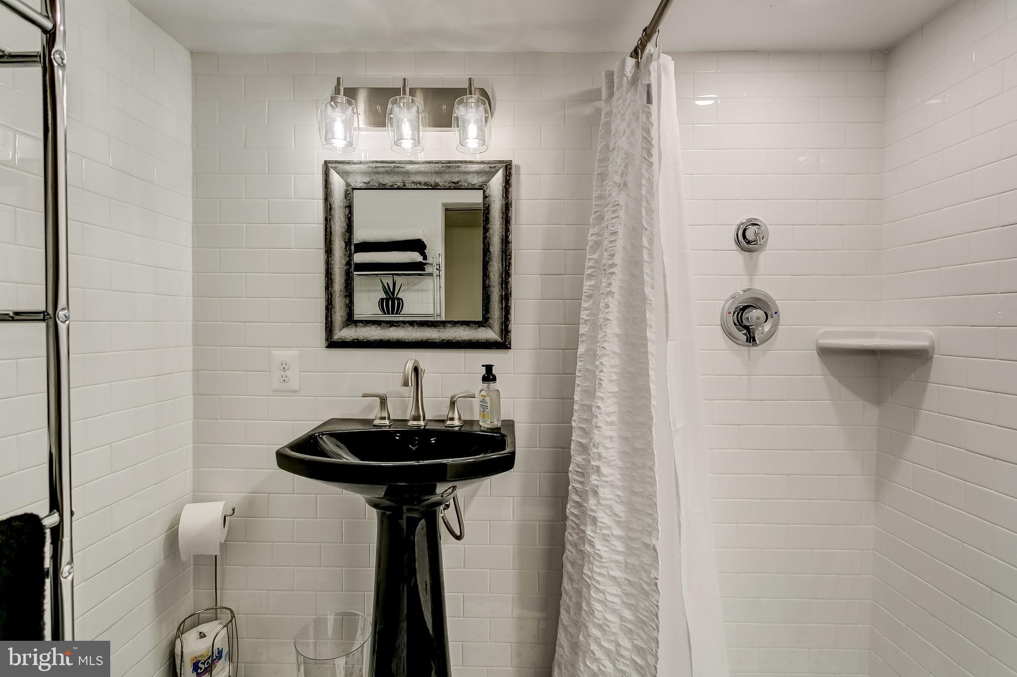 LOCUST POINT - Residential