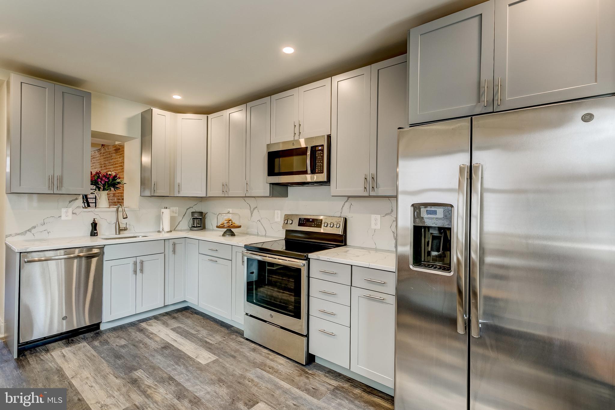 LOCUST POINT - Residential